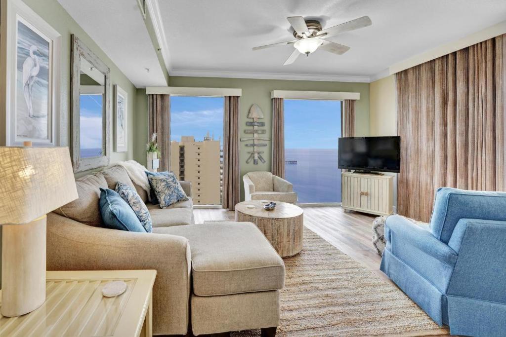 Family Room with Sea View
