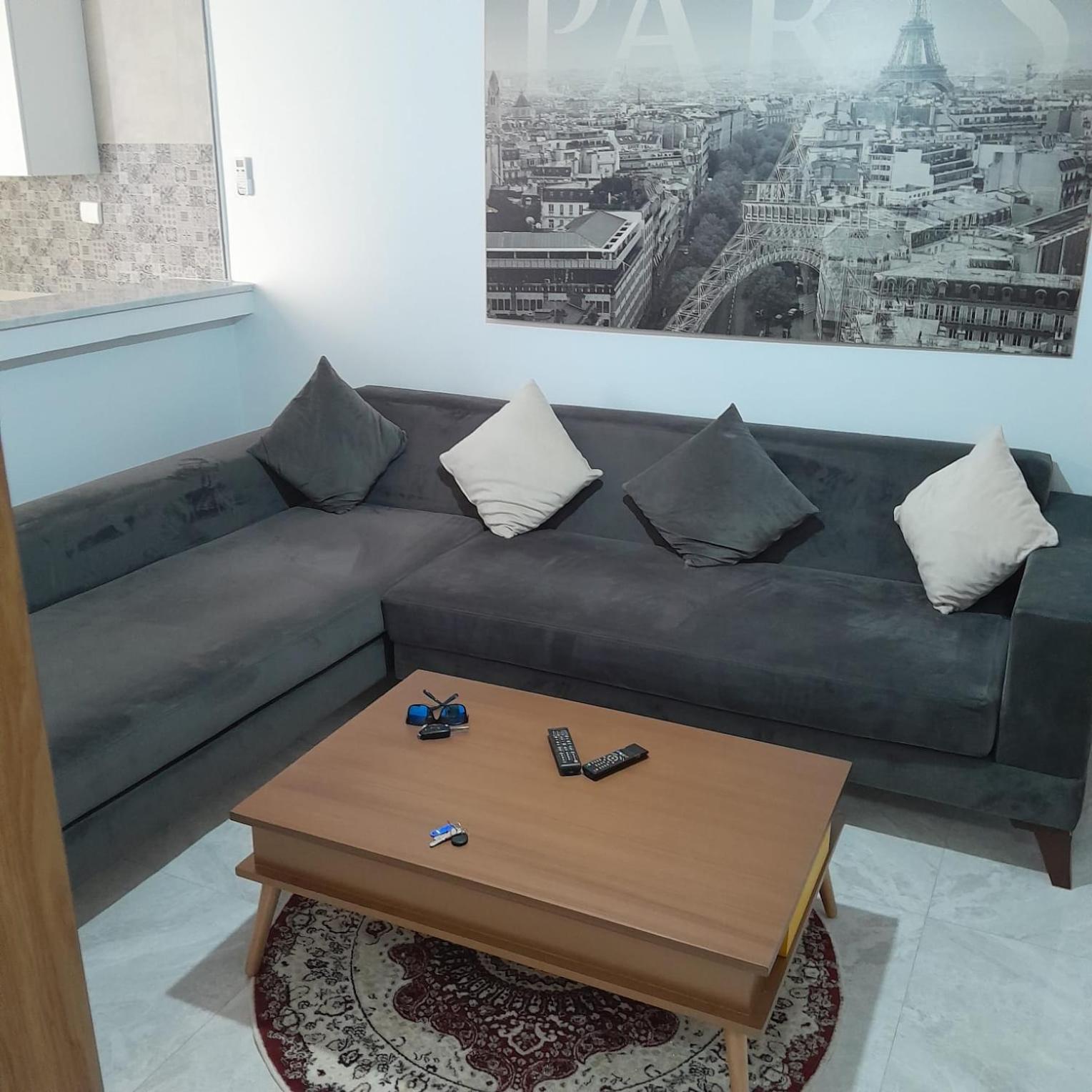 One-Bedroom Apartment photo 1