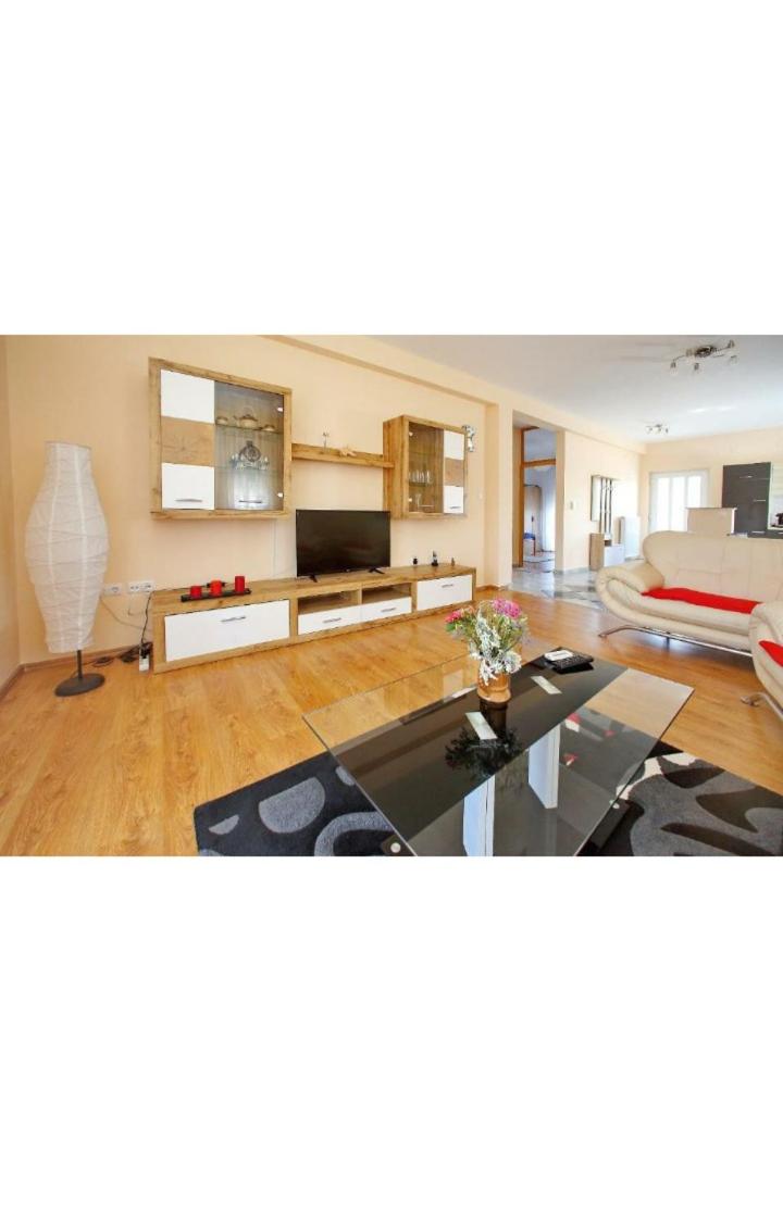 Two-Bedroom Apartment with Terrace photo 1