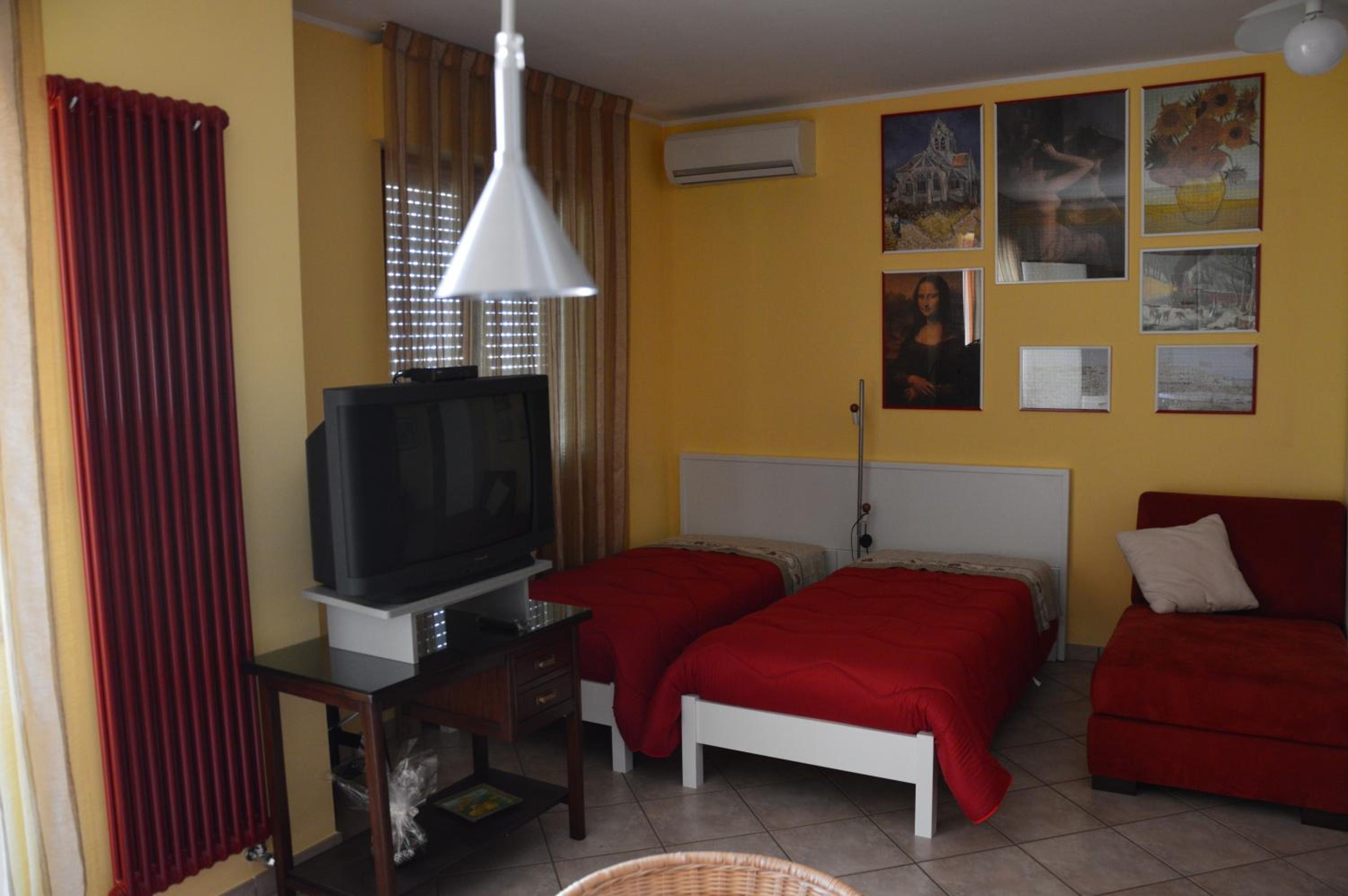 Studio Apartment