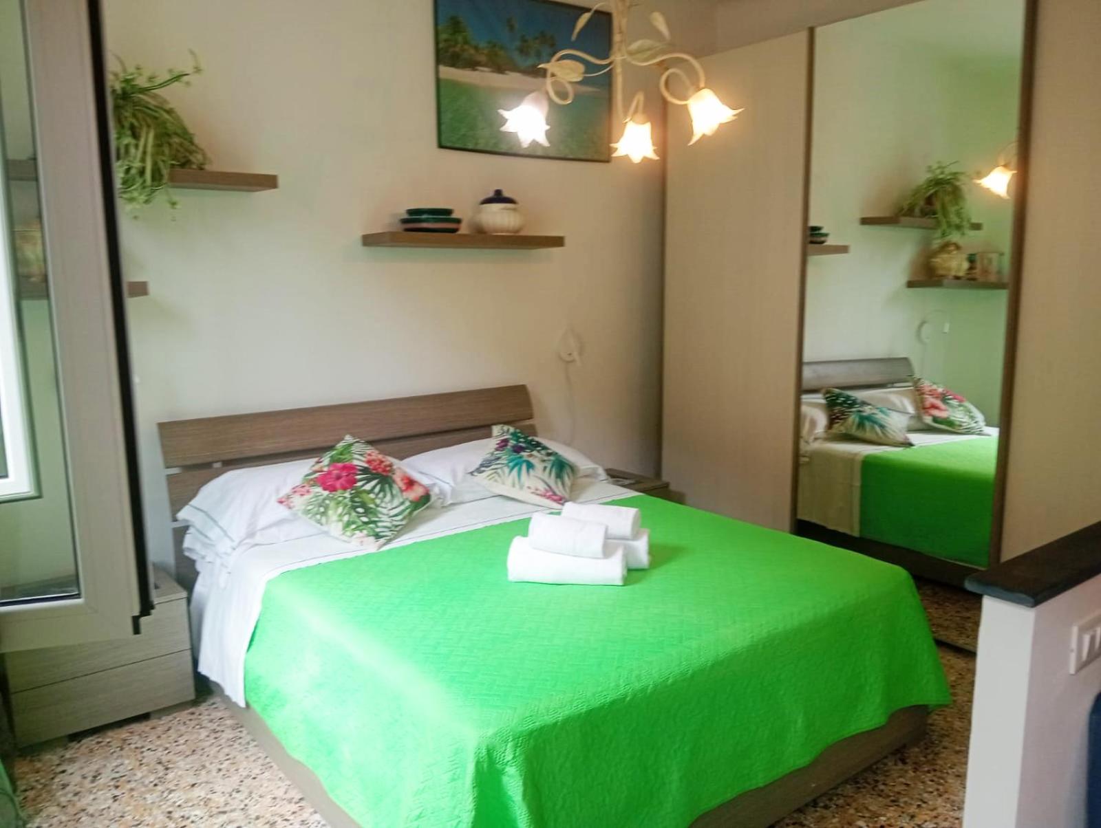 Two-Bedroom Deluxe Apartment with Balcony