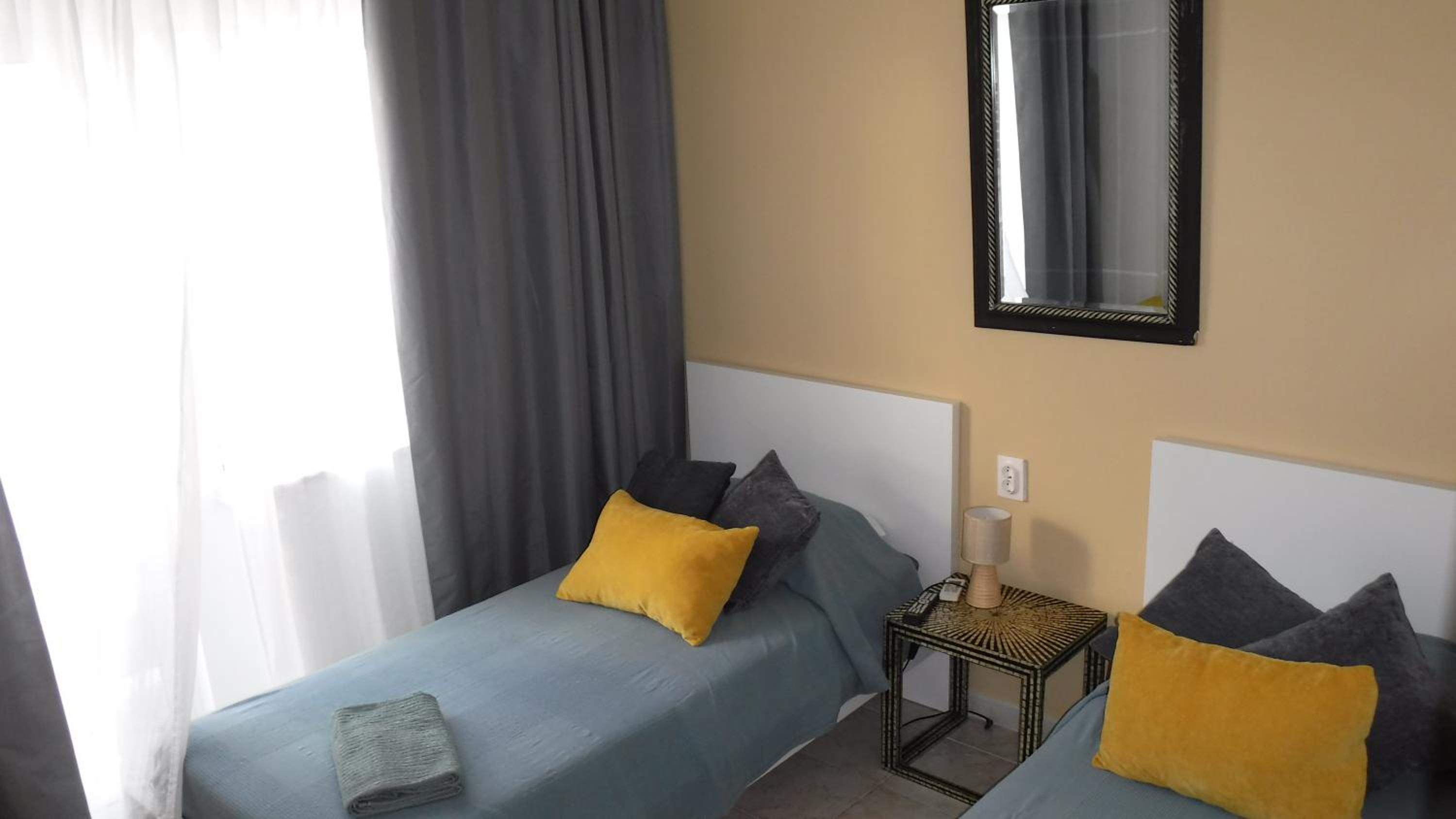 Twin Room with Shared Bathroom photo 2