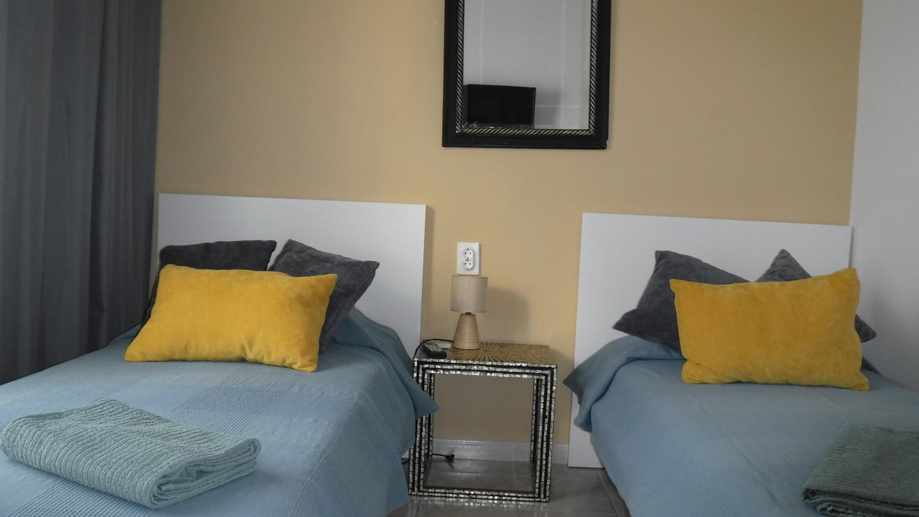Twin Room with Shared Bathroom photo 3