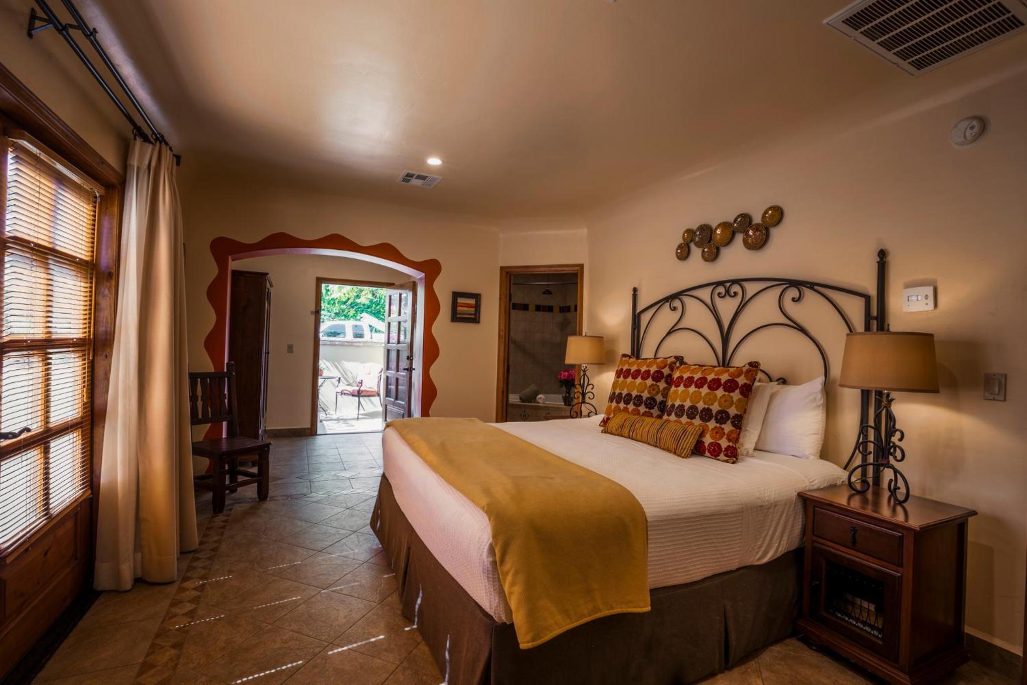 Suite with Mountain View - Photo 3