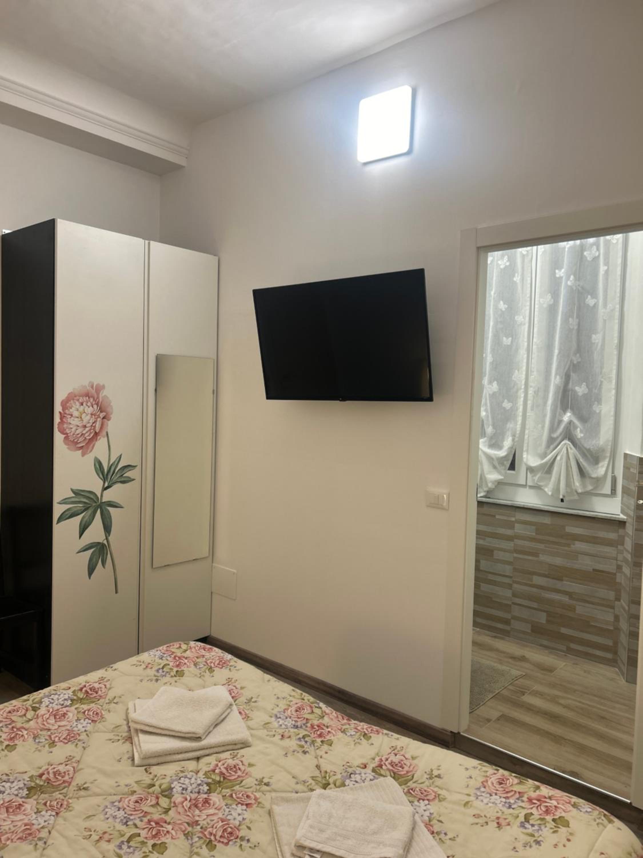 Double or Twin Room with Private Bathroom photo 1