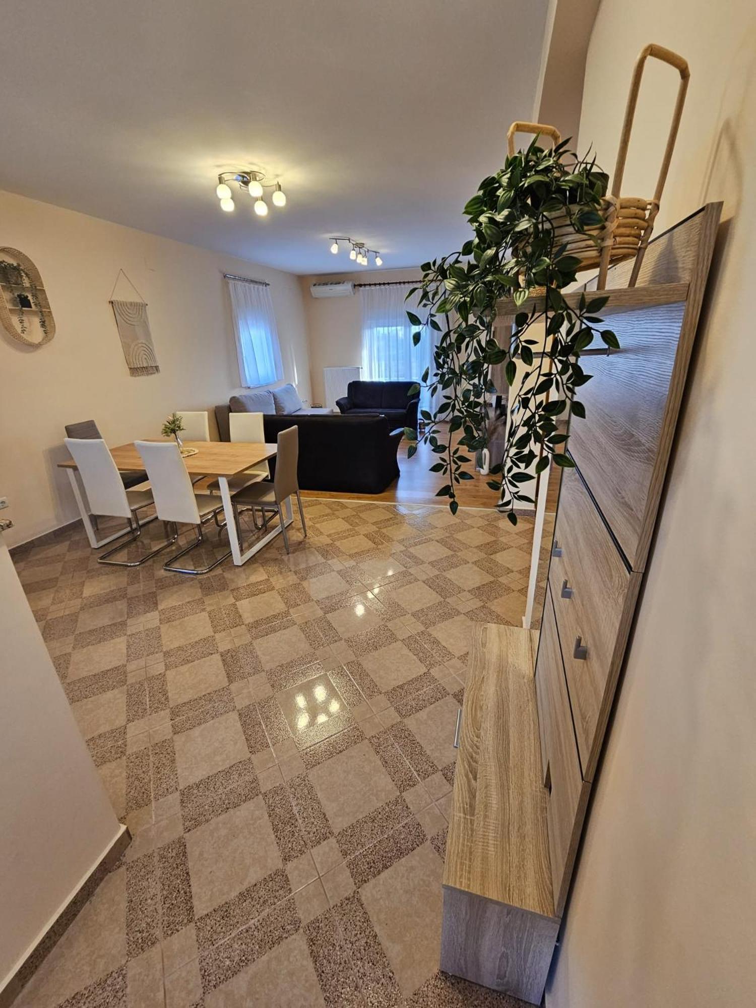 Two-Bedroom Apartment with Balcony and Terrace photo 3