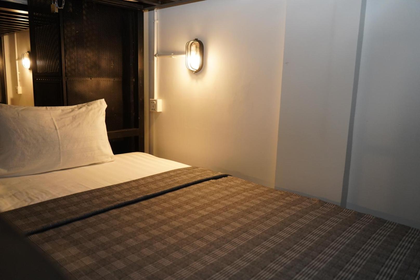 Bed in 6-Bed Mixed Dormitory Room photo 2