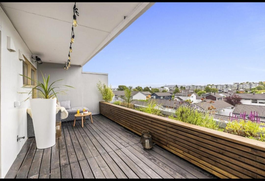 Family Two-Bedroom Apartment with View photo 3