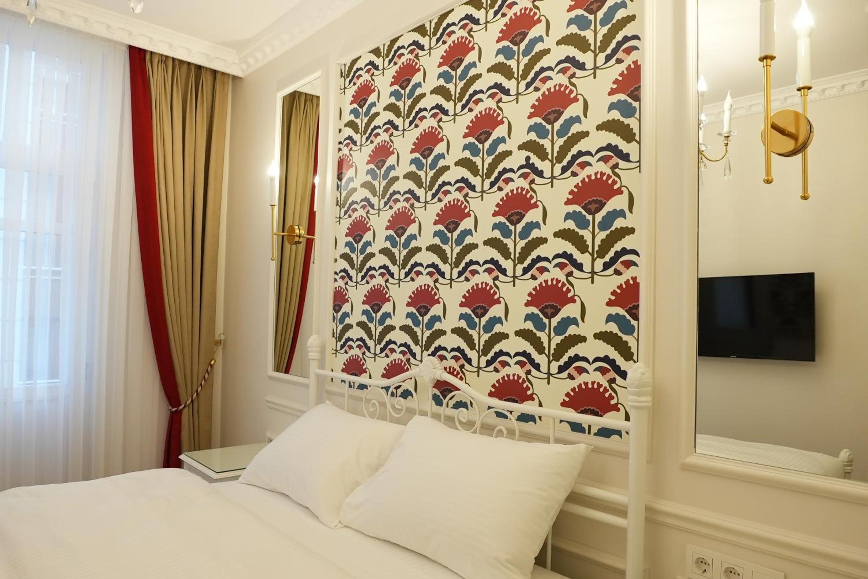 Family Suite with Balcony photo 2