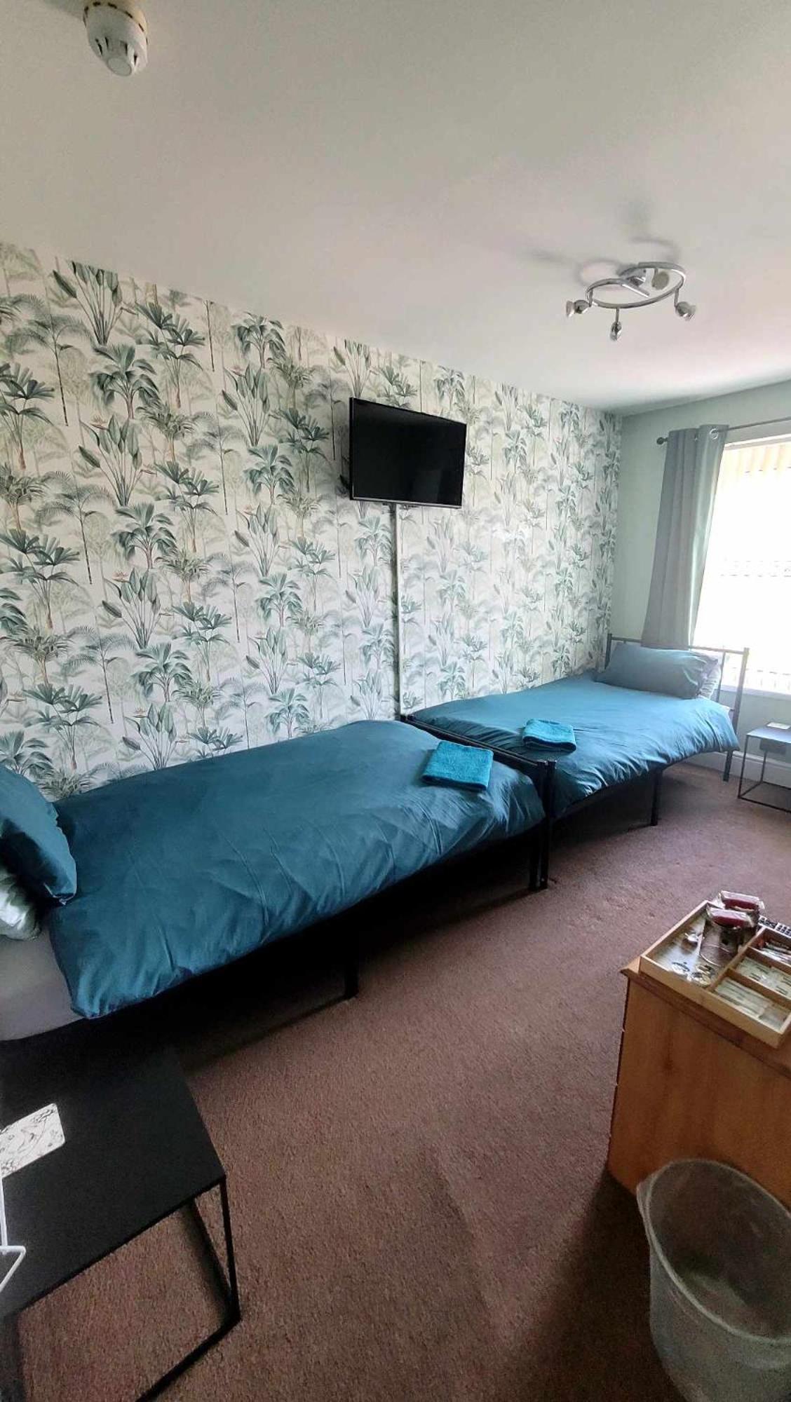 Standard Twin Room With Shared Bathroom