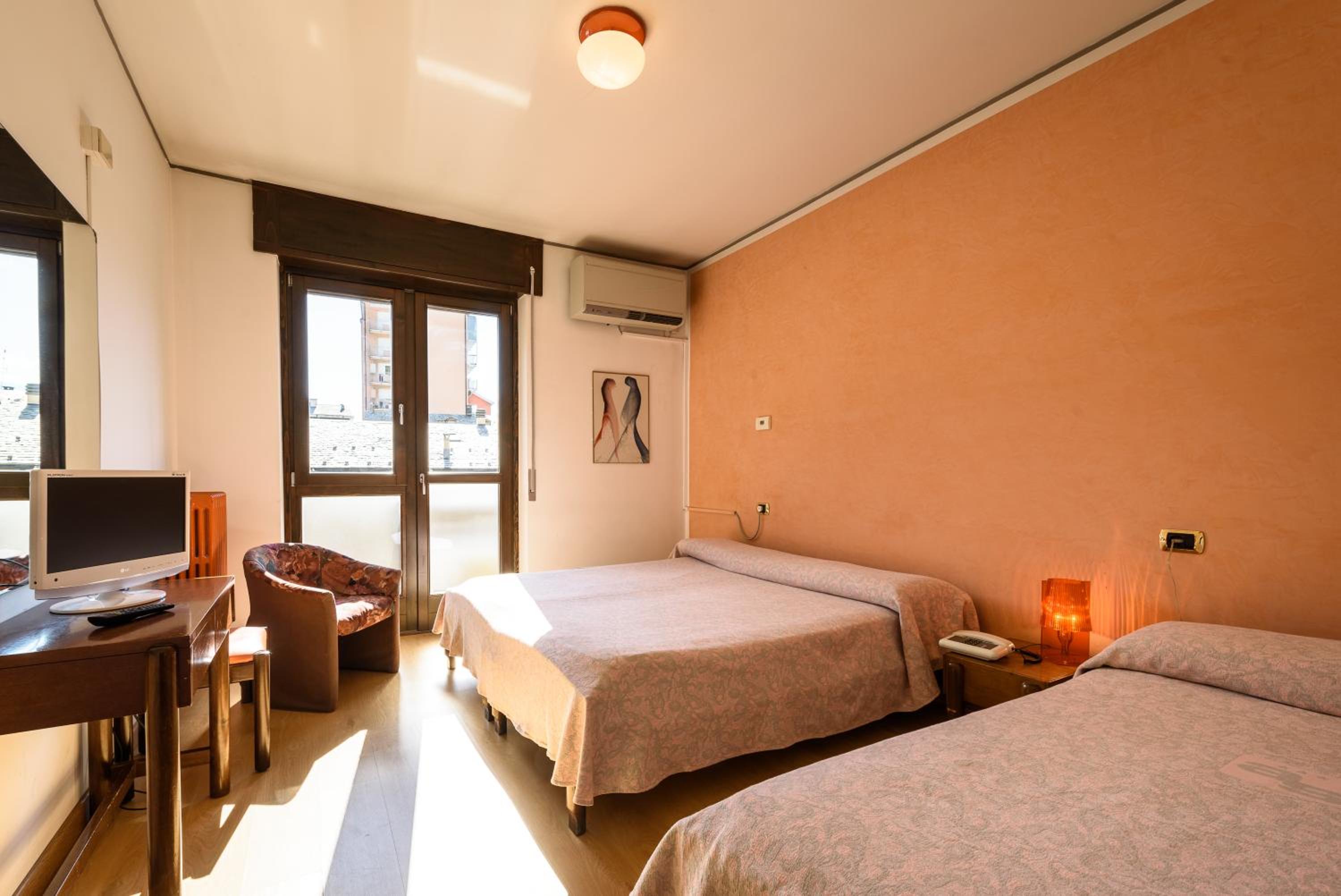 Triple Room with Balcony - Photo 1