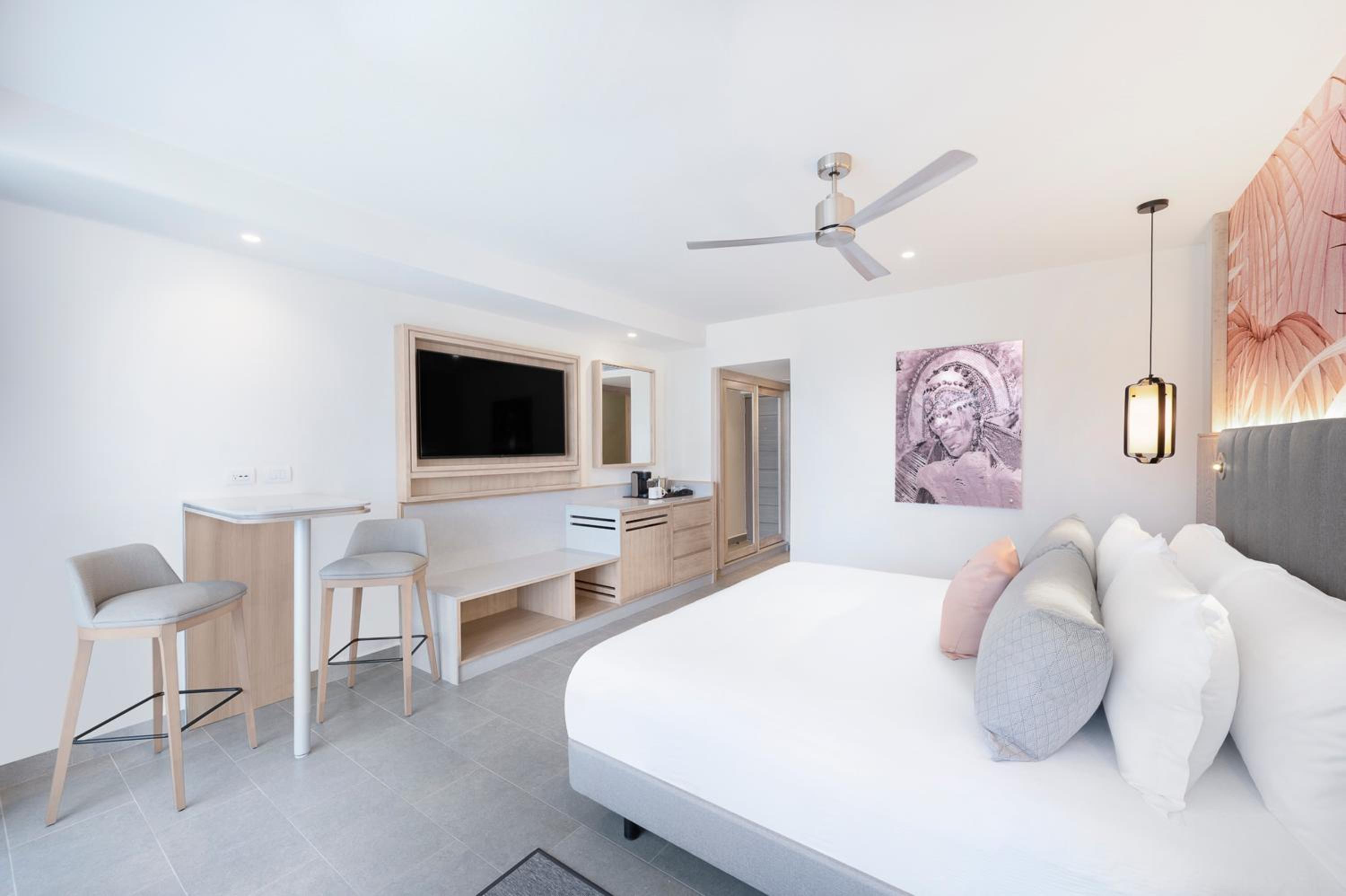 Luxury Garden view Room