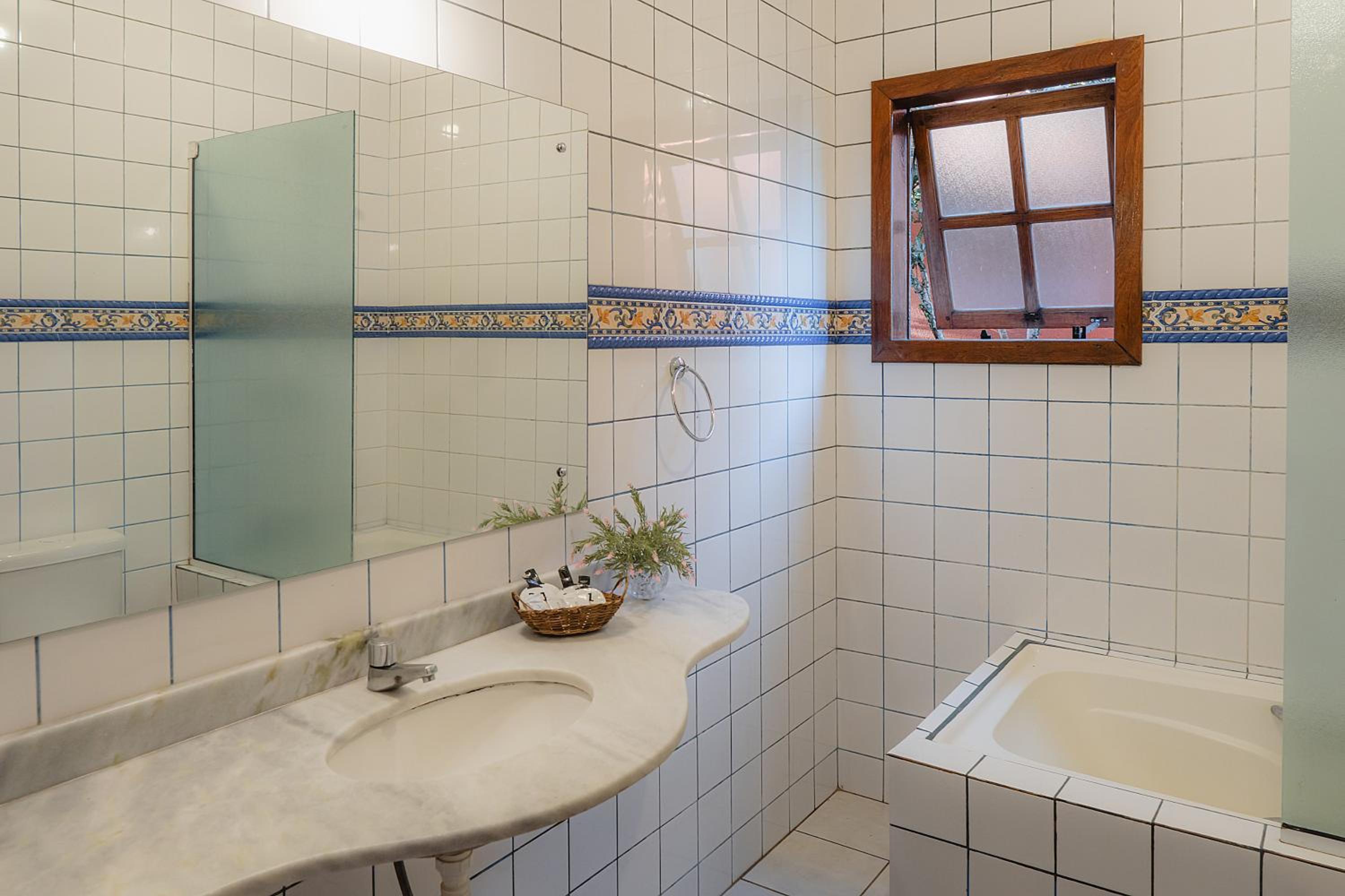 Studio with Spa Bath photo 3