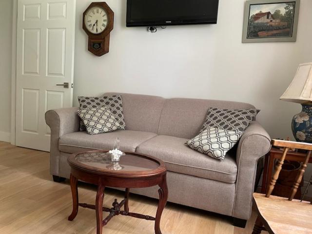 Deluxe Queen Suite photo 1
