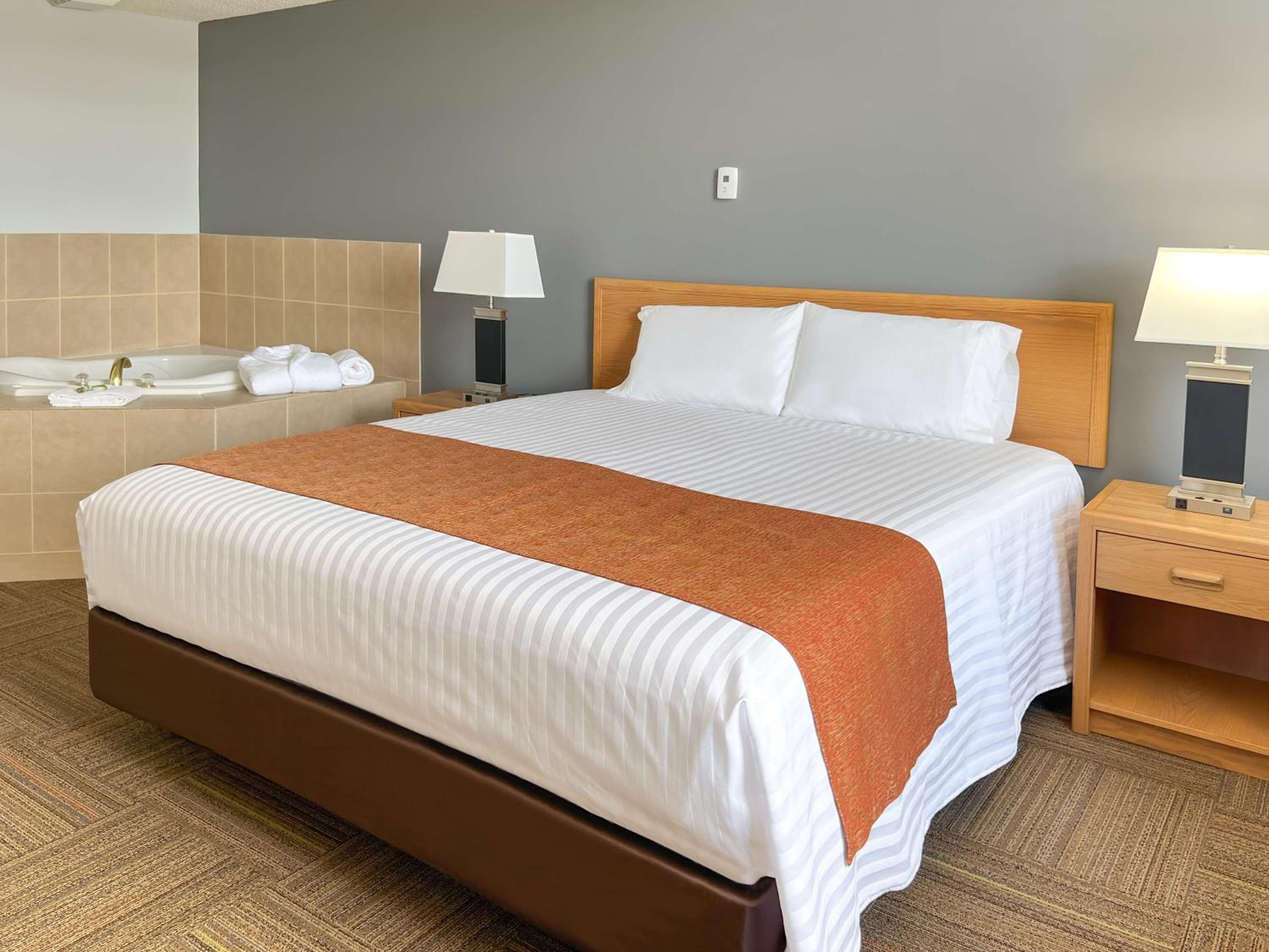 King Room with Spa Bath - Photo 1