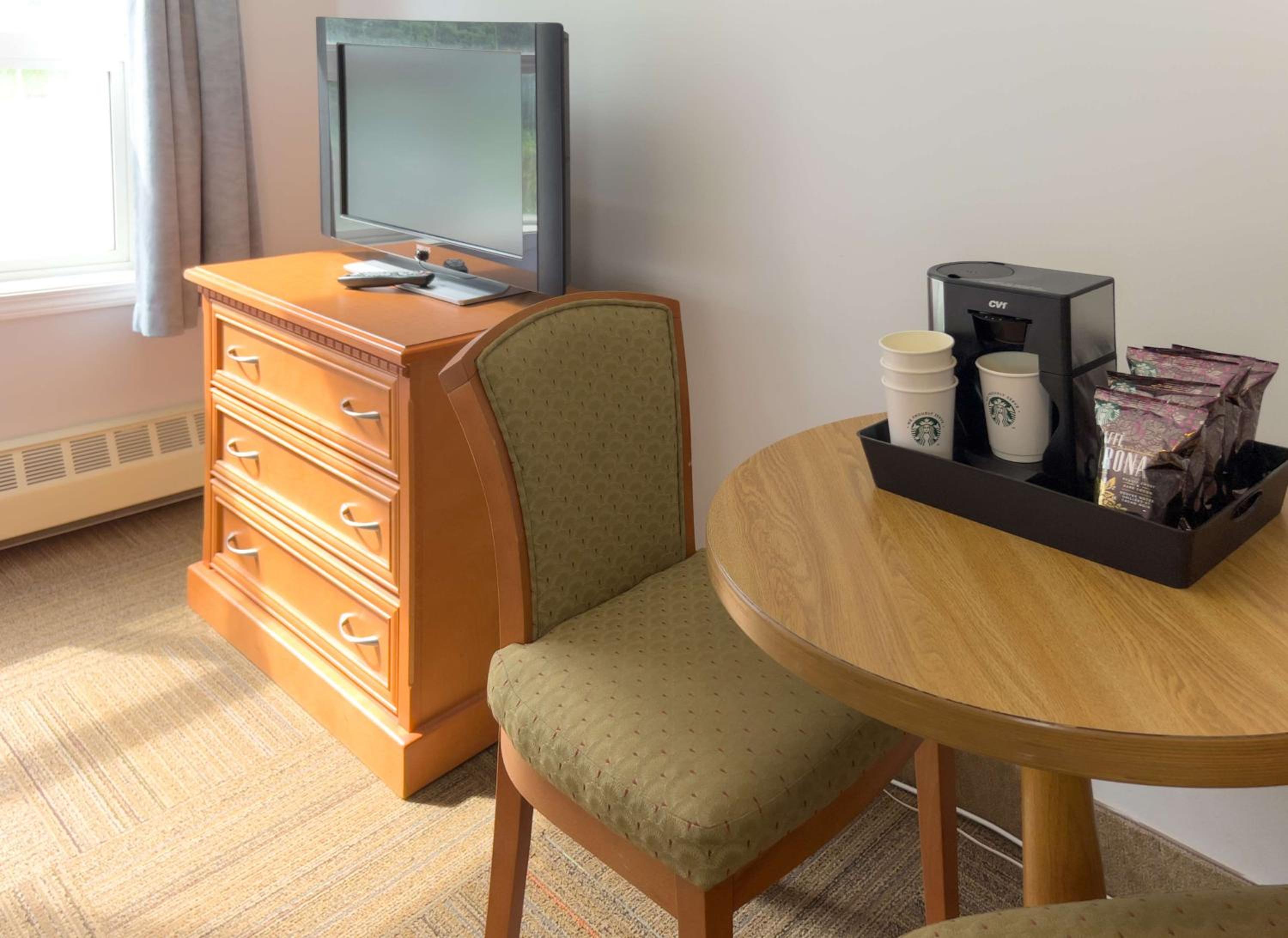 Coast Queen with Kitchenette - Photo 4