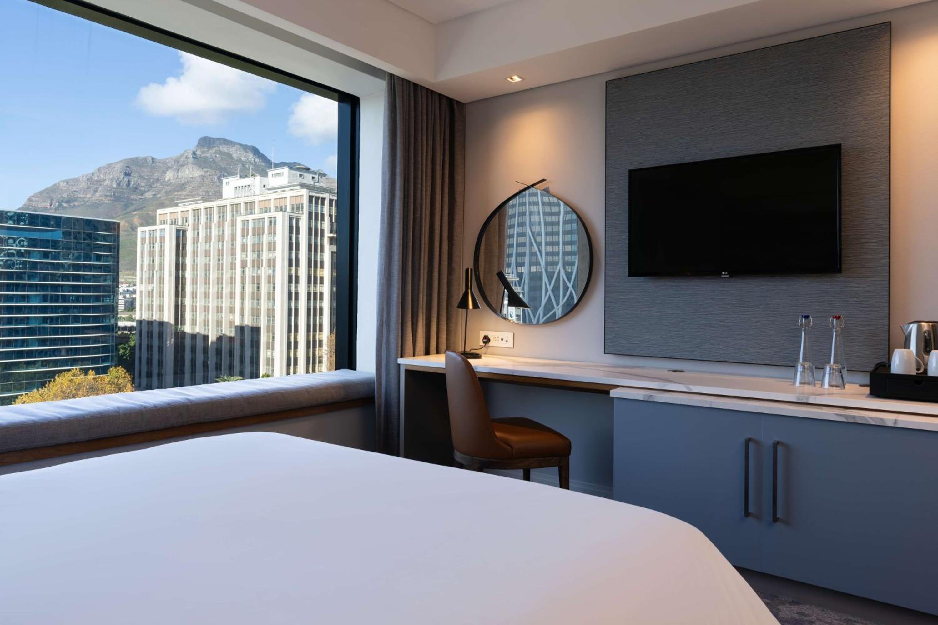 Standard Room with Mountain View - Photo 1
