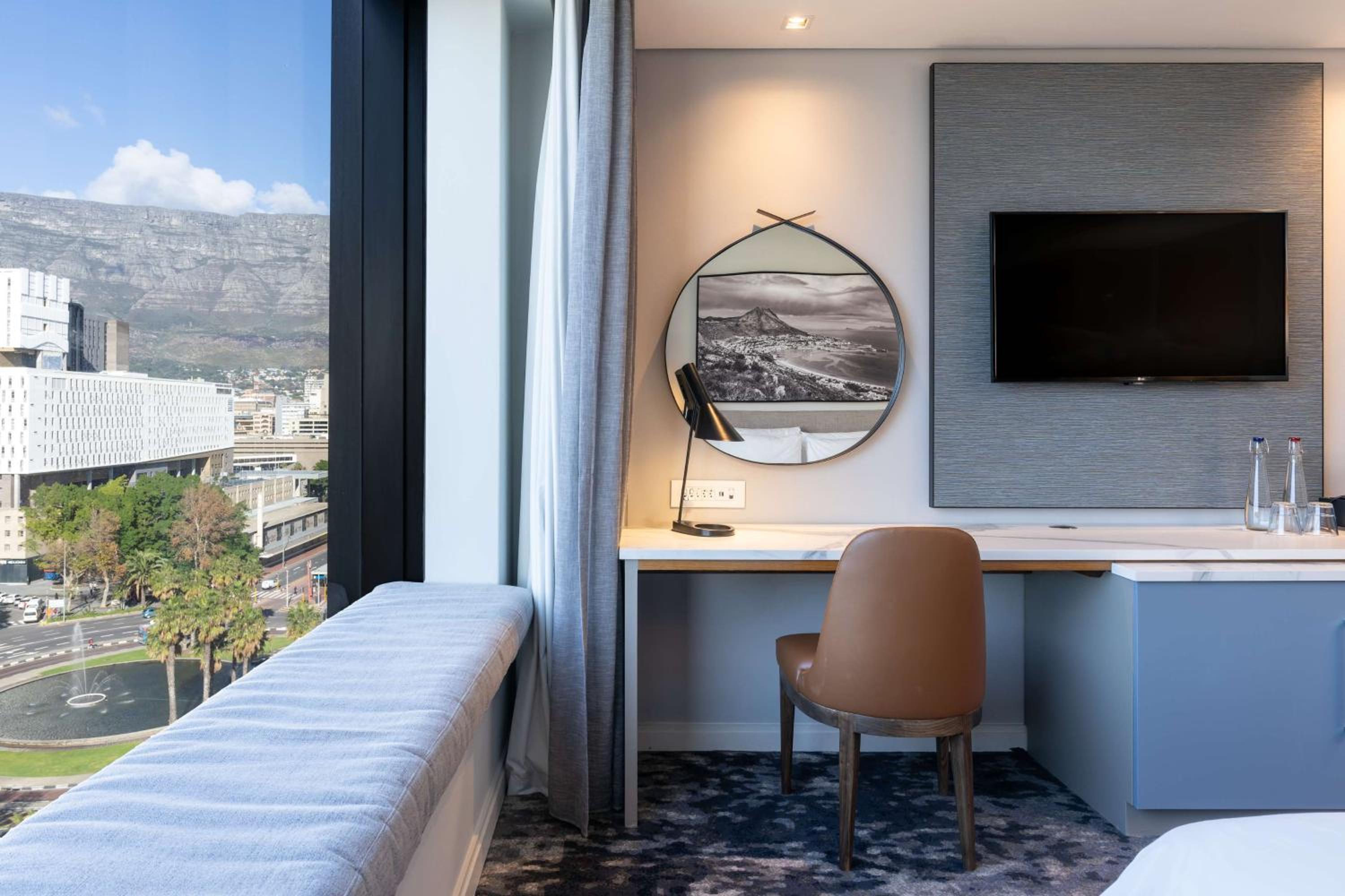 Standard Room with Mountain View - Photo 3