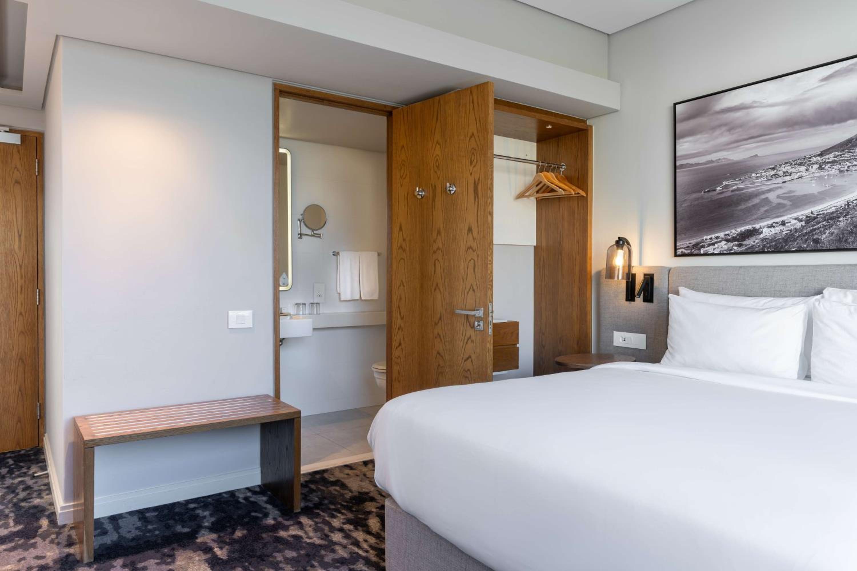 Standard Room with Mountain View - Photo 4