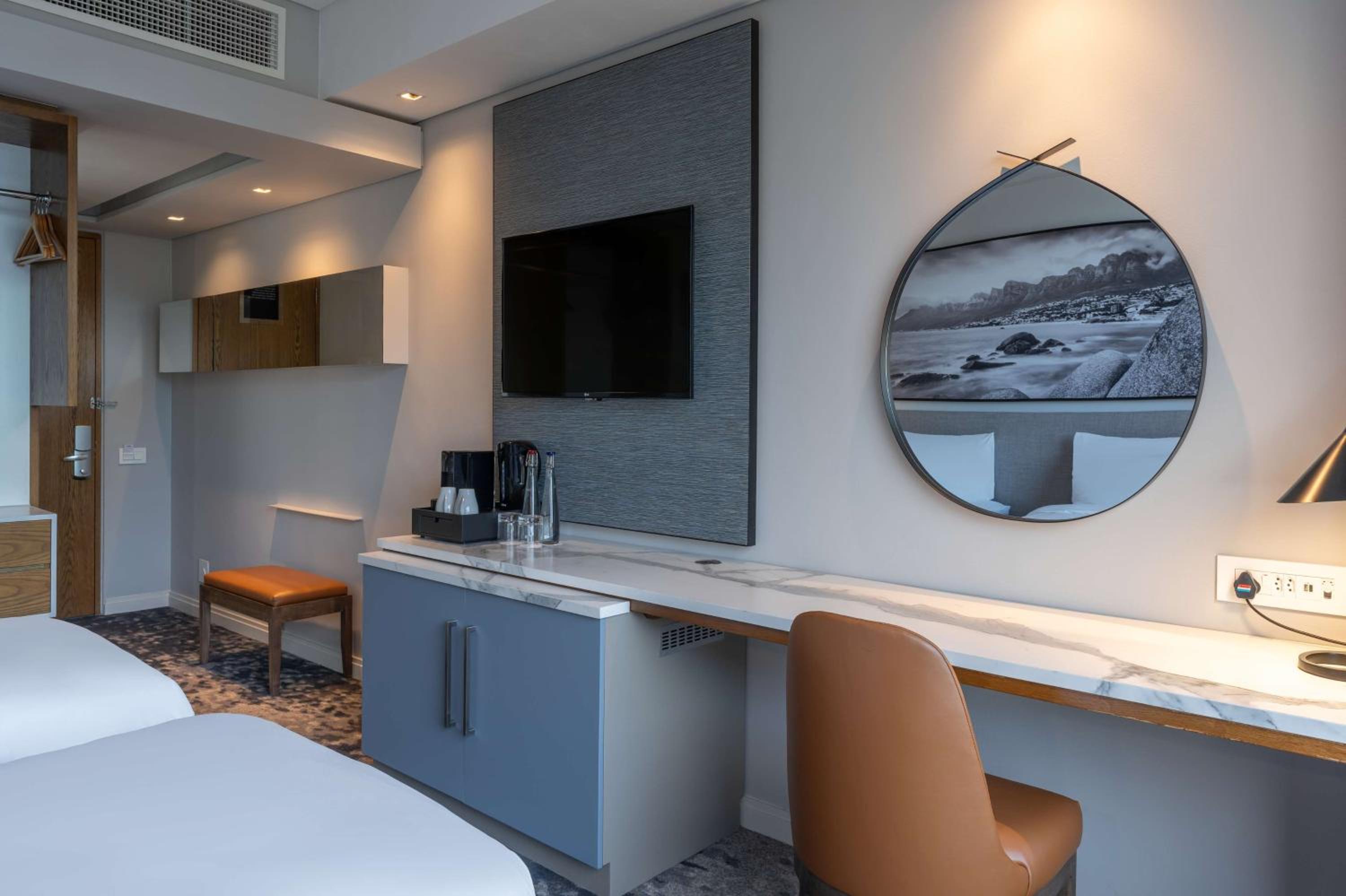 Premium Room with Mountain View - Photo 7