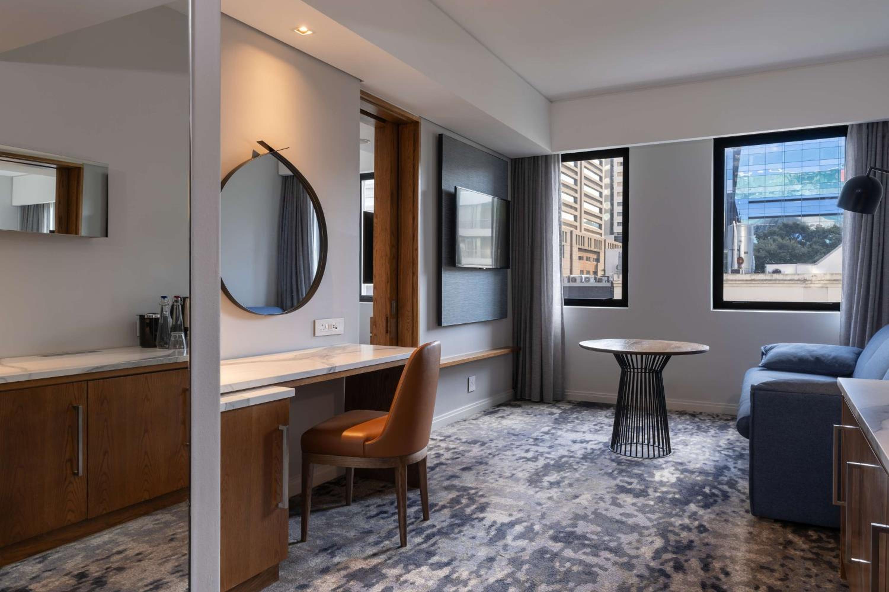 Suite - Photo 2