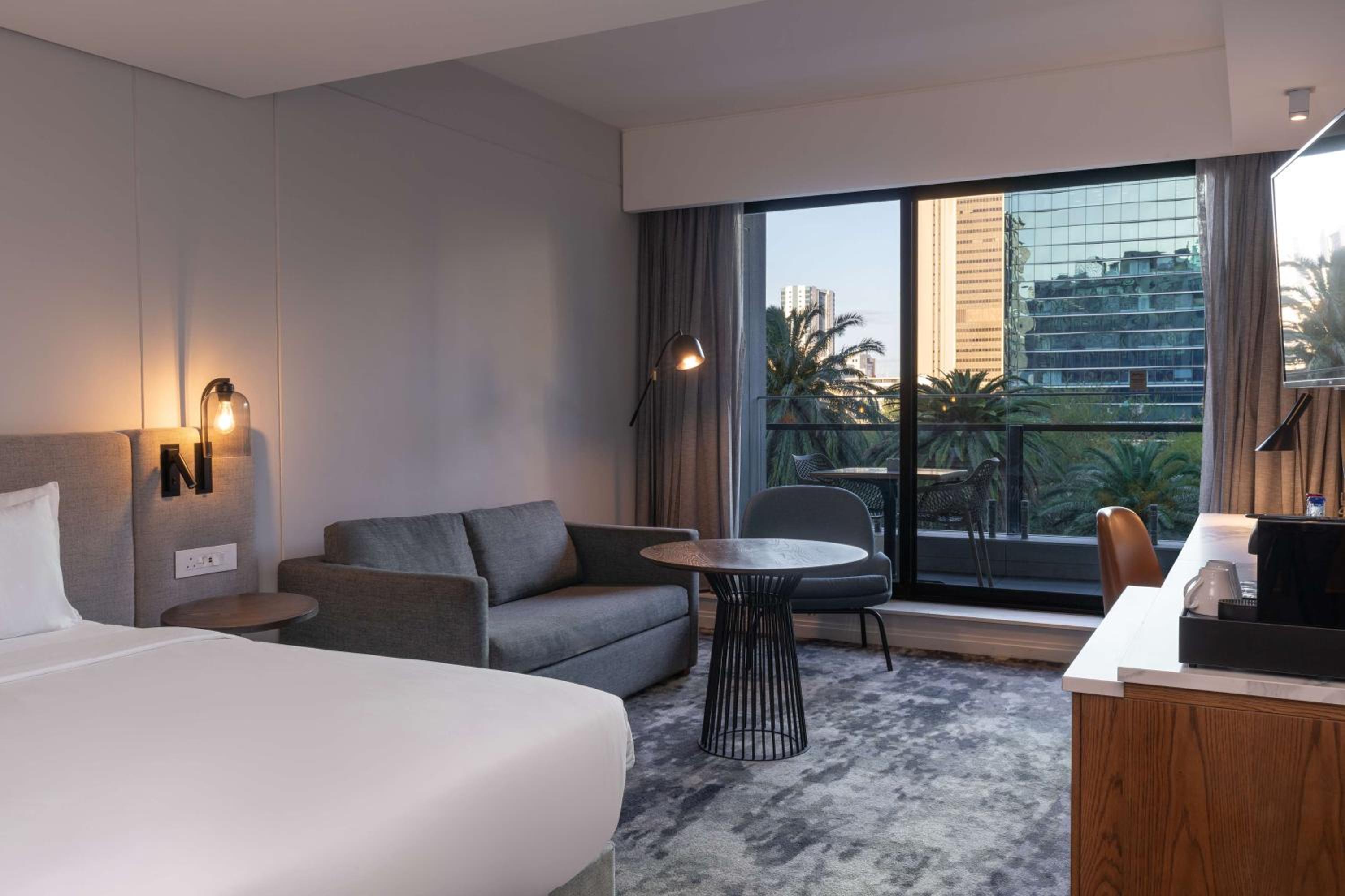 Junior Suite with Balcony and Mountain View - Photo 7
