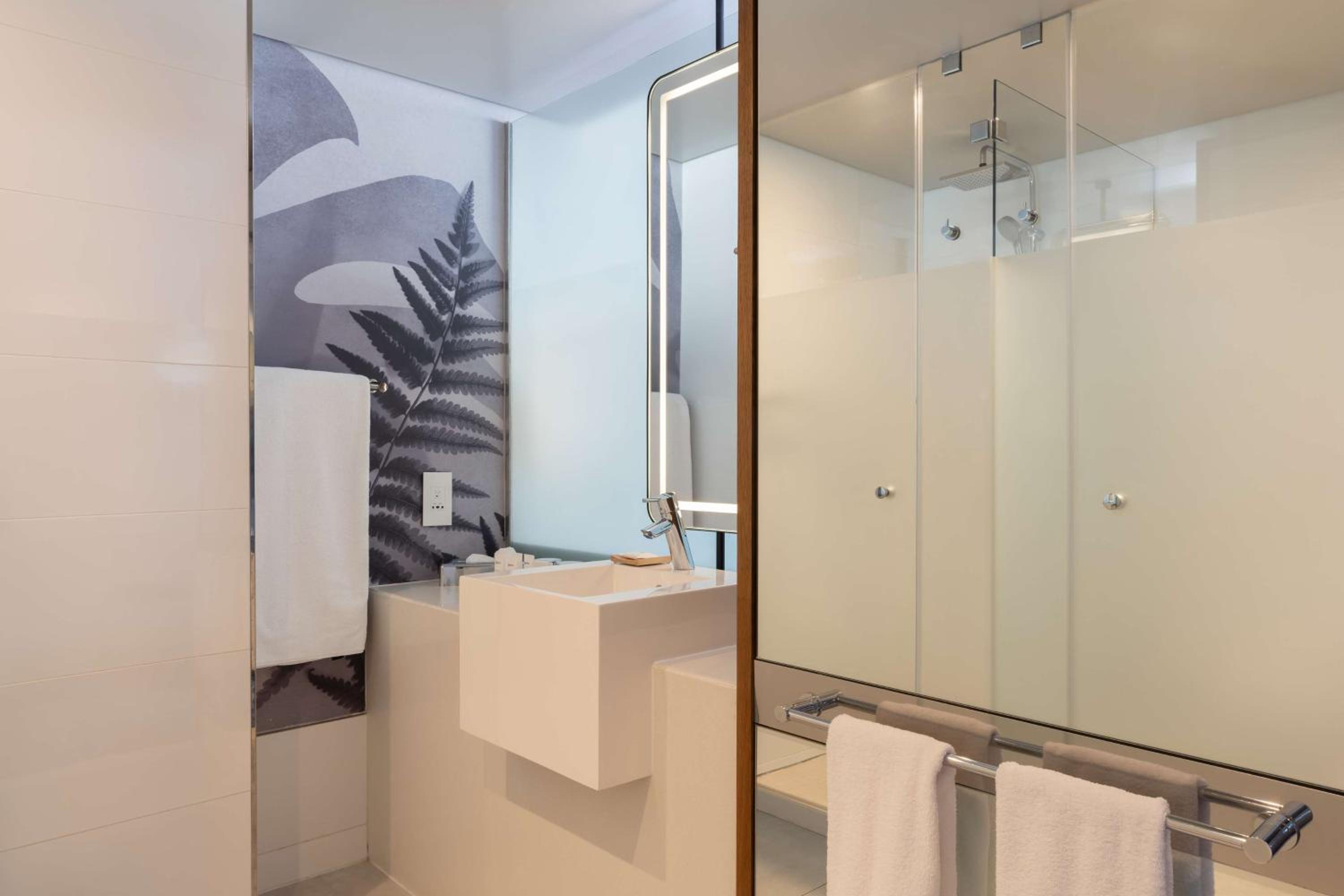 Premium Room with Mountain View - Photo 9