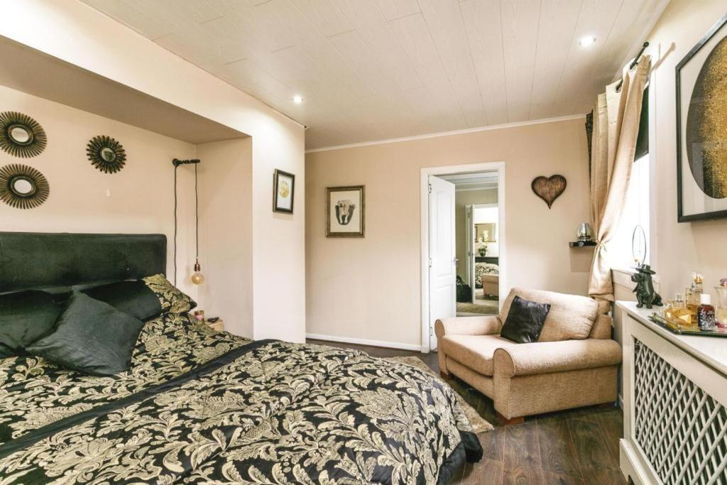 Three-Bedroom Villa photo 2