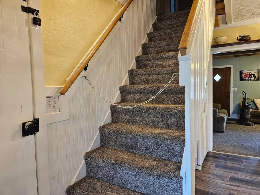 Five-Bedroom House photo 3