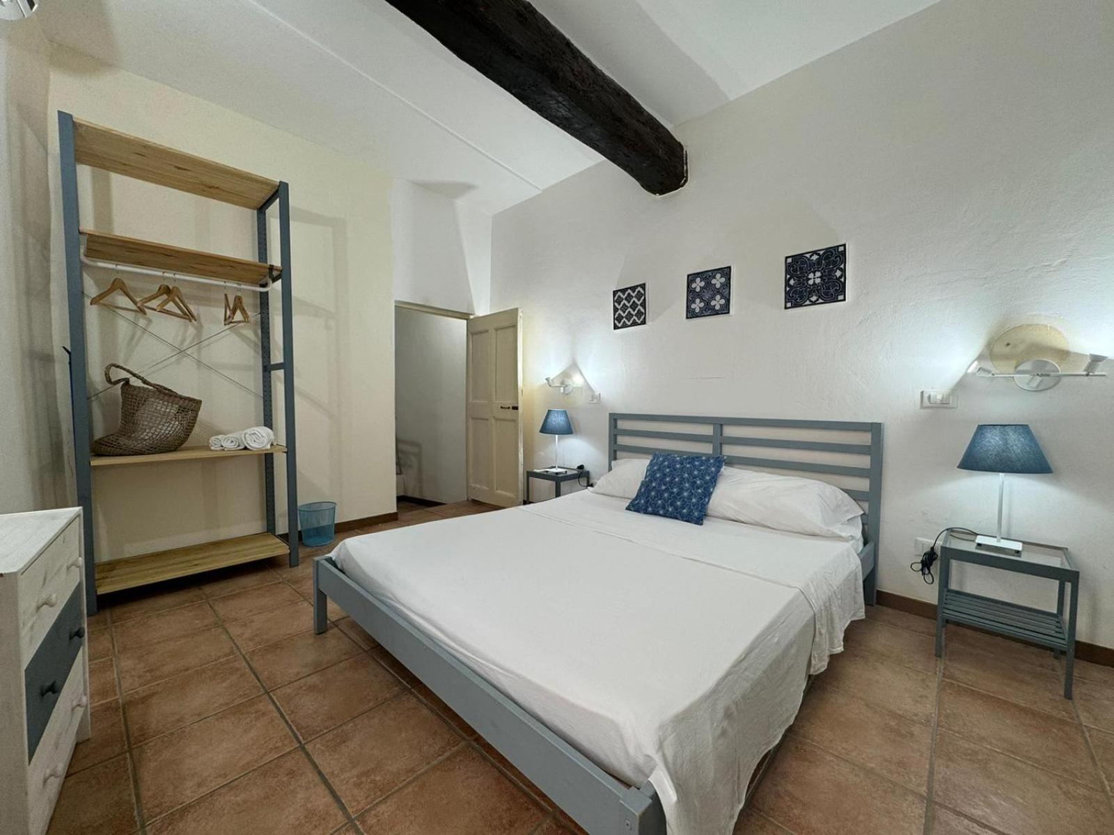 One-Bedroom House photo 1