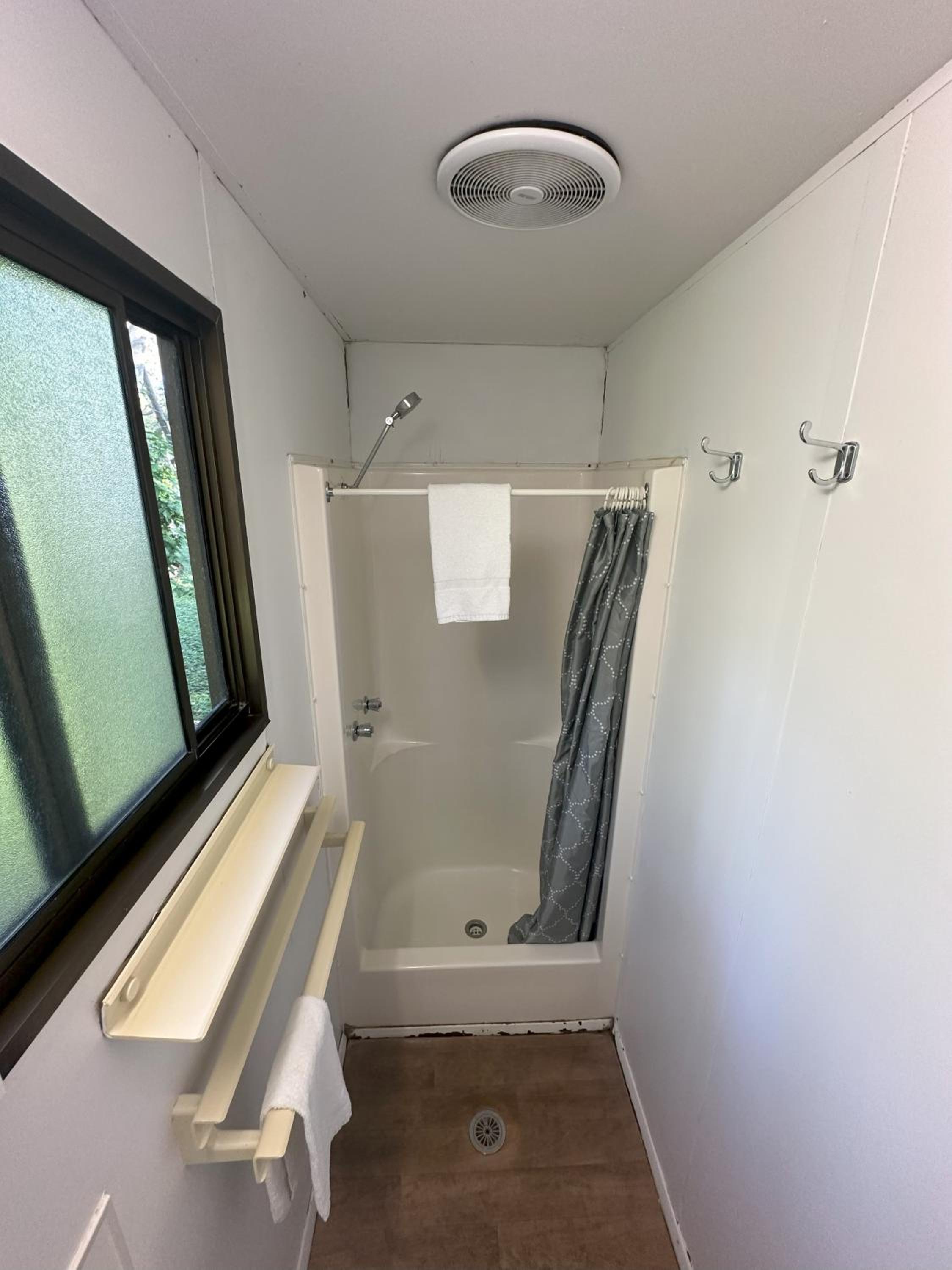 Standard Cabin photo 2