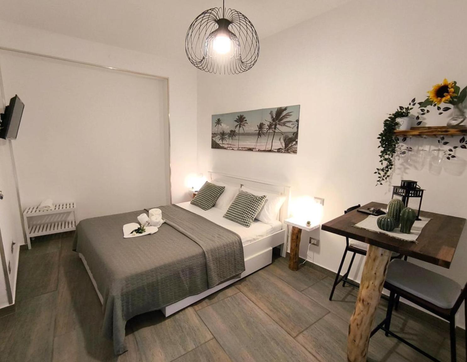 One-Bedroom Apartment photo 2