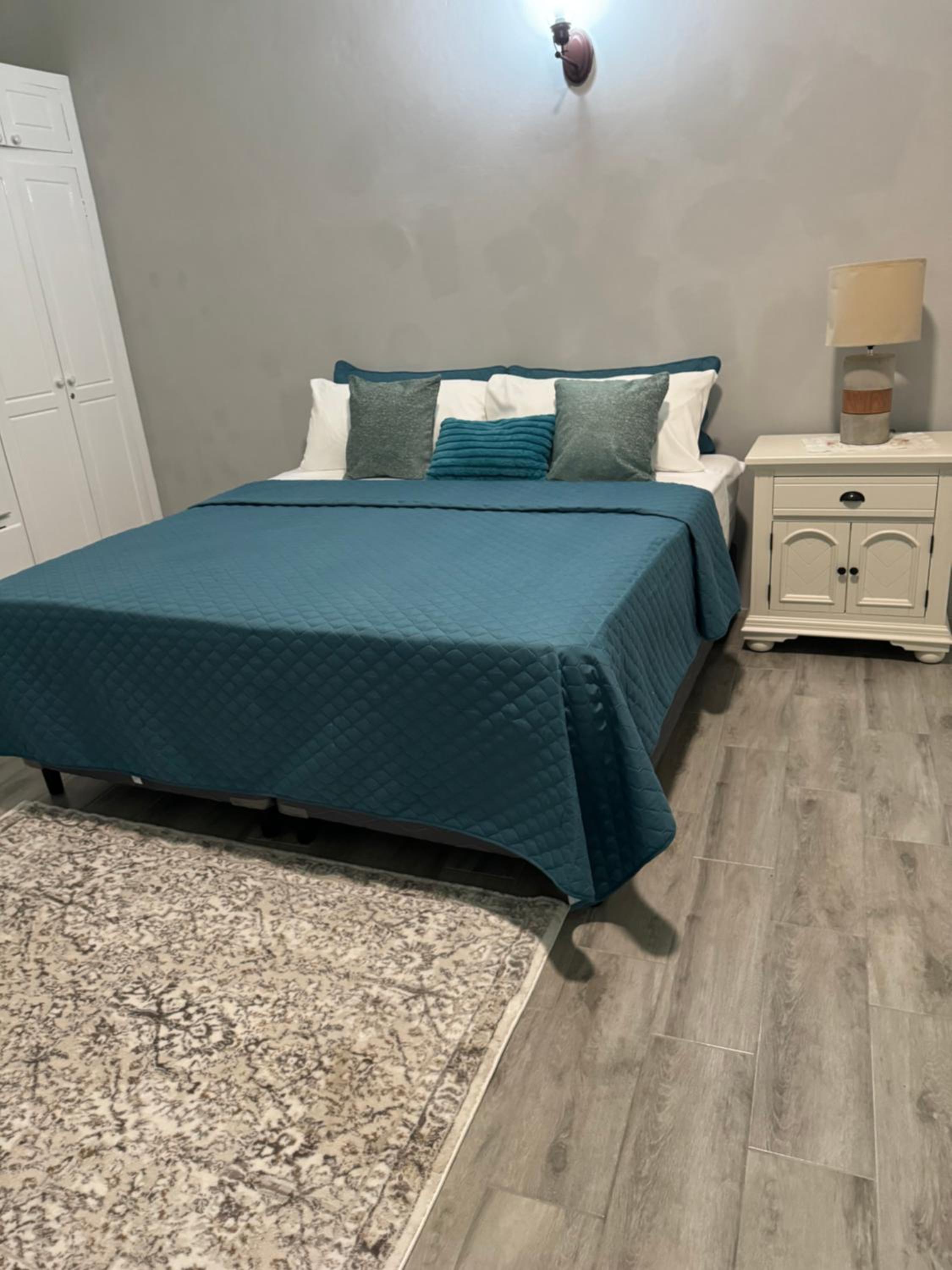 Three-Bedroom House photo 2