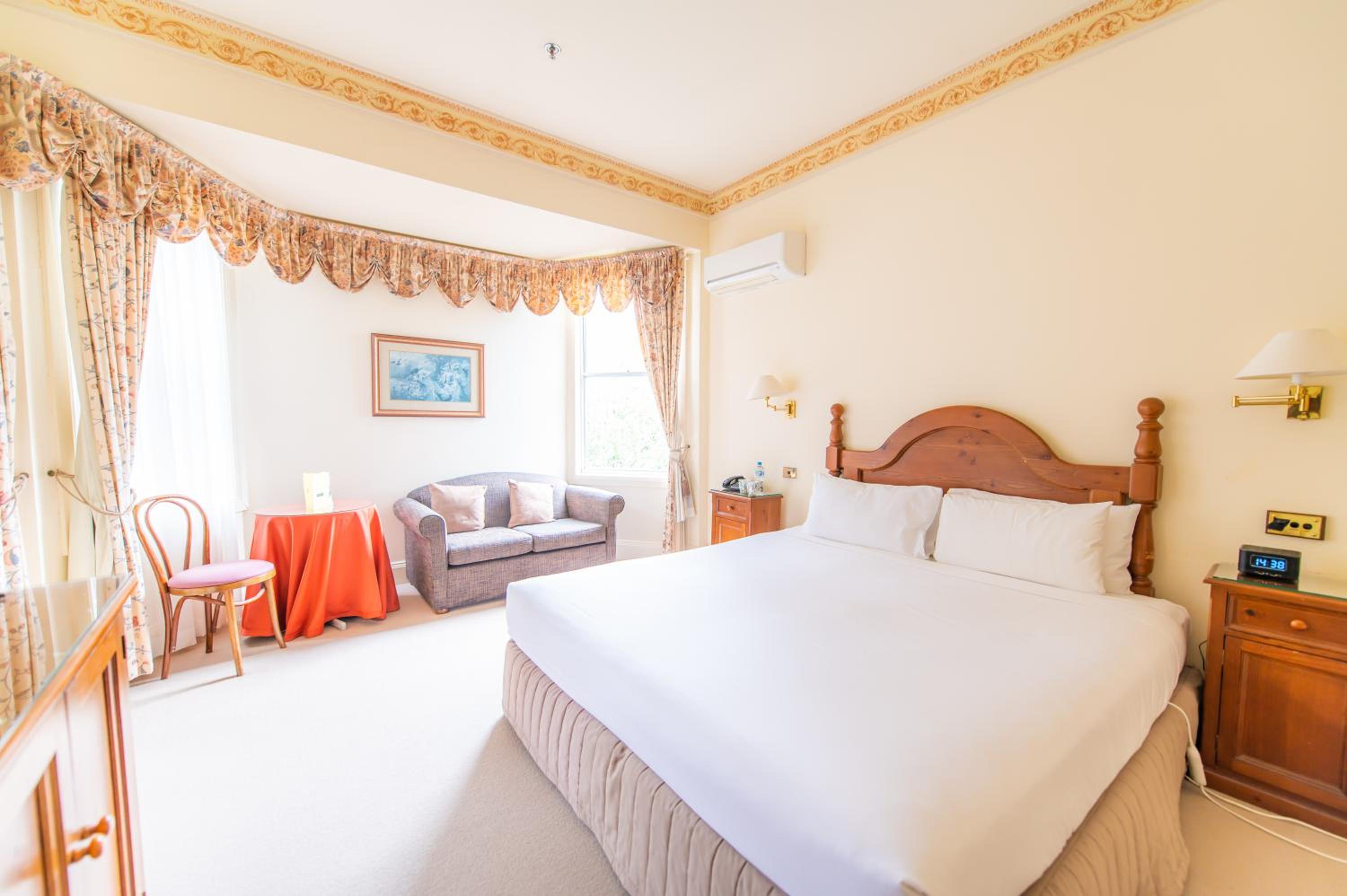 Mountain View Room - Photo 5