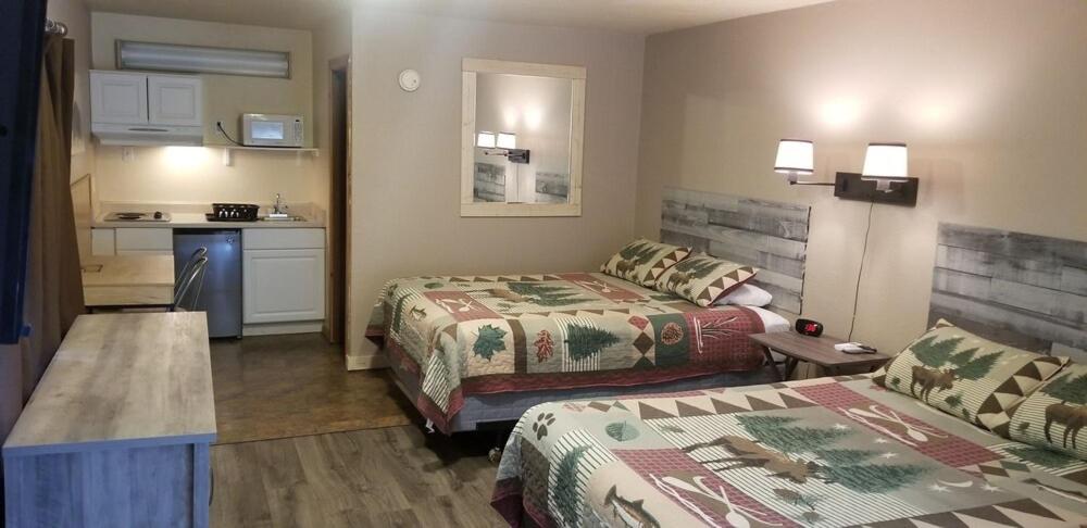 Queen Room With Two Queen Beds