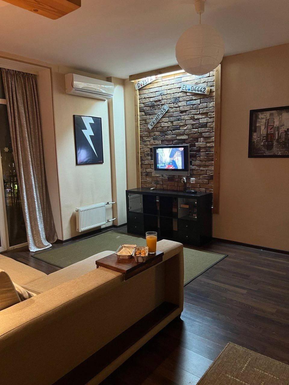 One-Bedroom House photo 1
