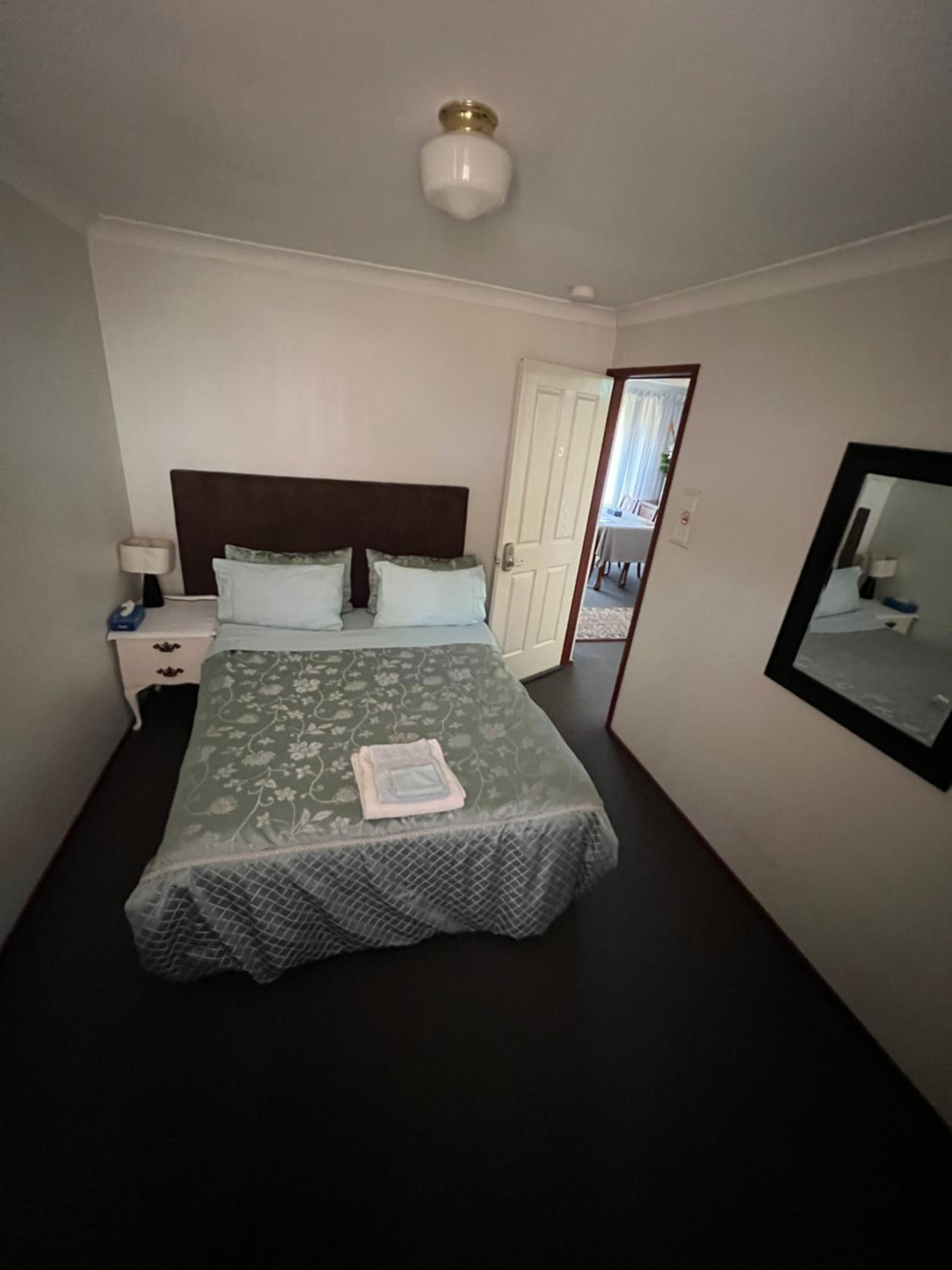 Double Room with Shared Bathroom photo 2