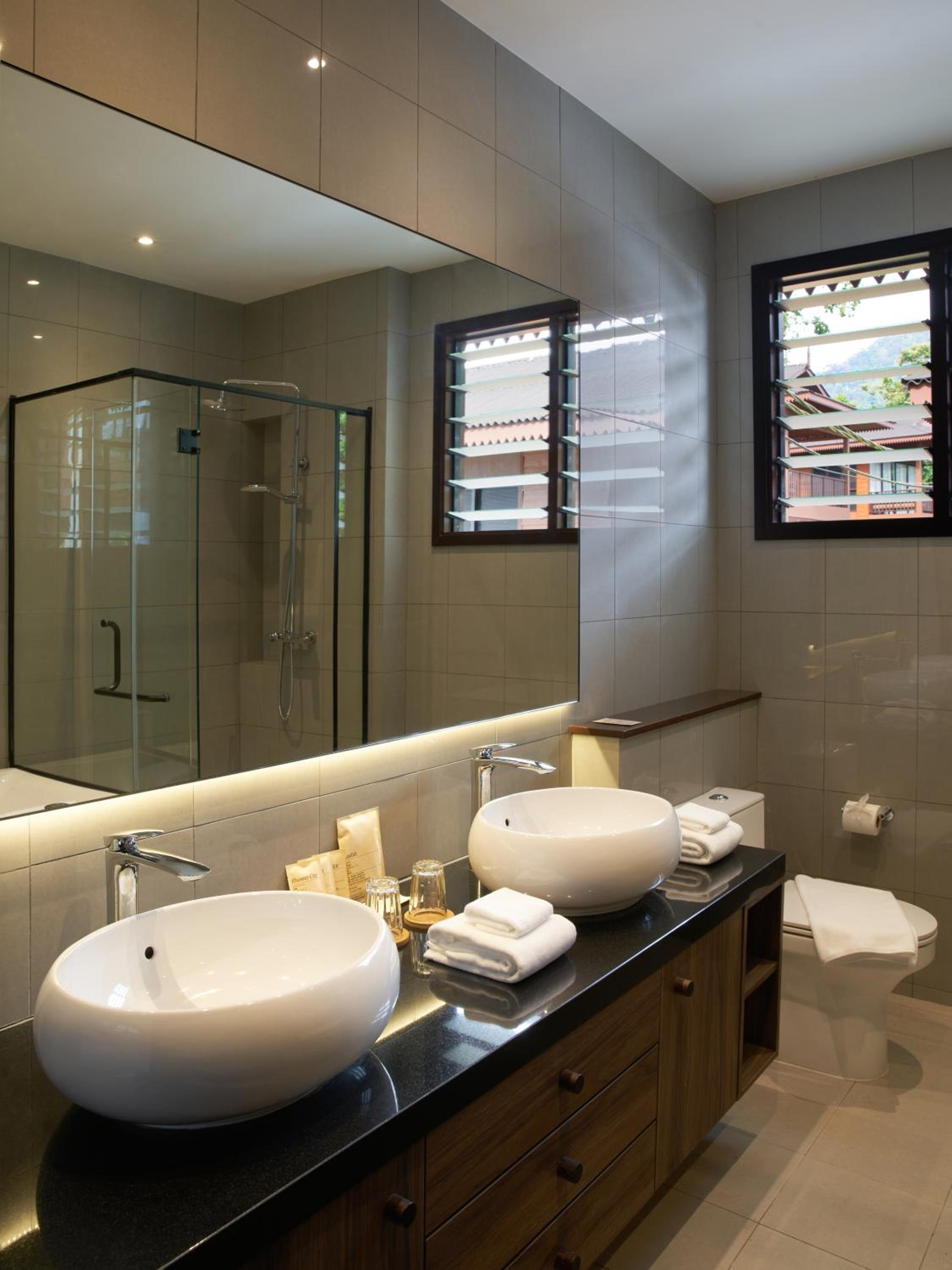 Beachhouse Suite photo 2