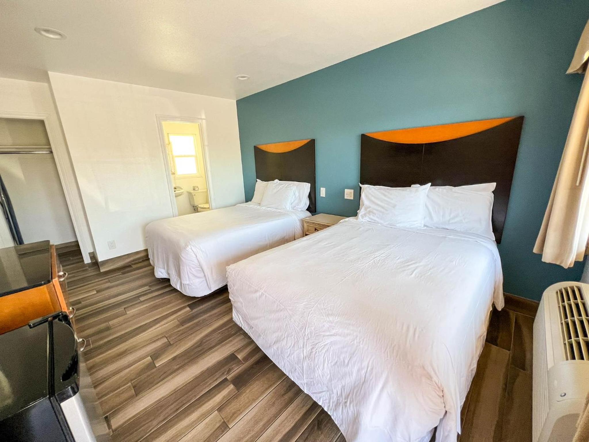 Double Room with Two Double Beds photo 1