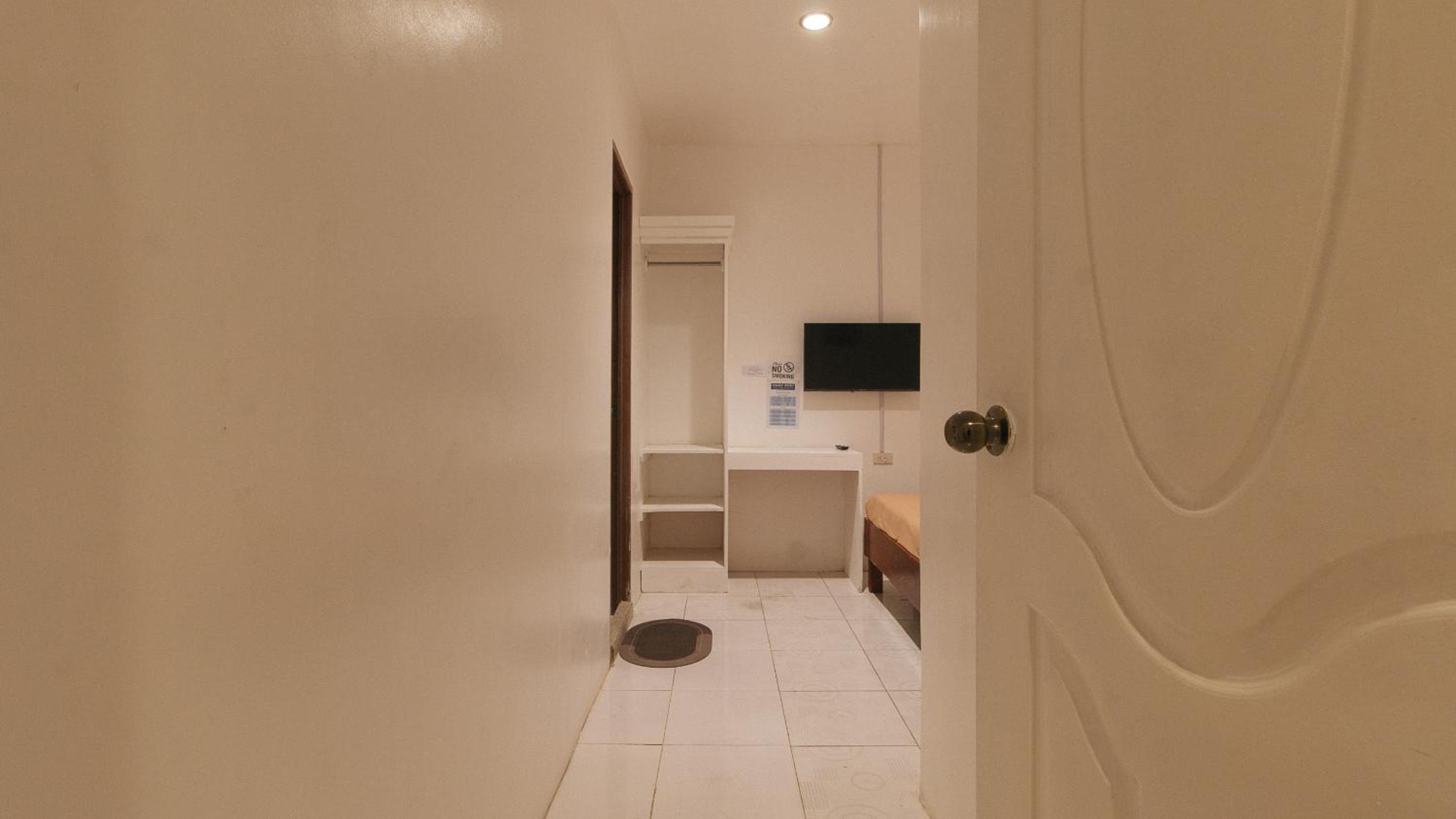 Single Room - Photo 8