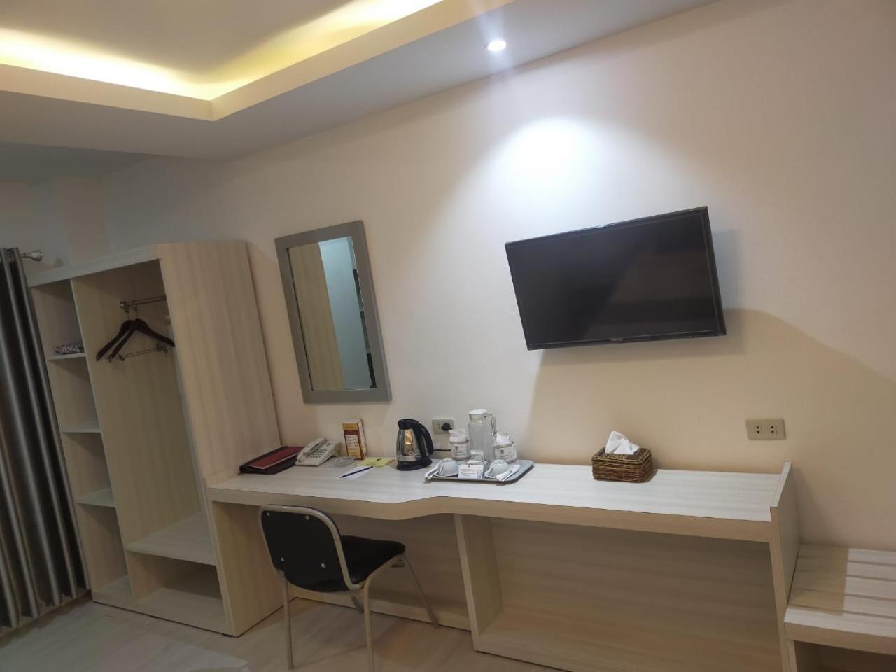 Deluxe Double or Twin Room photo 3