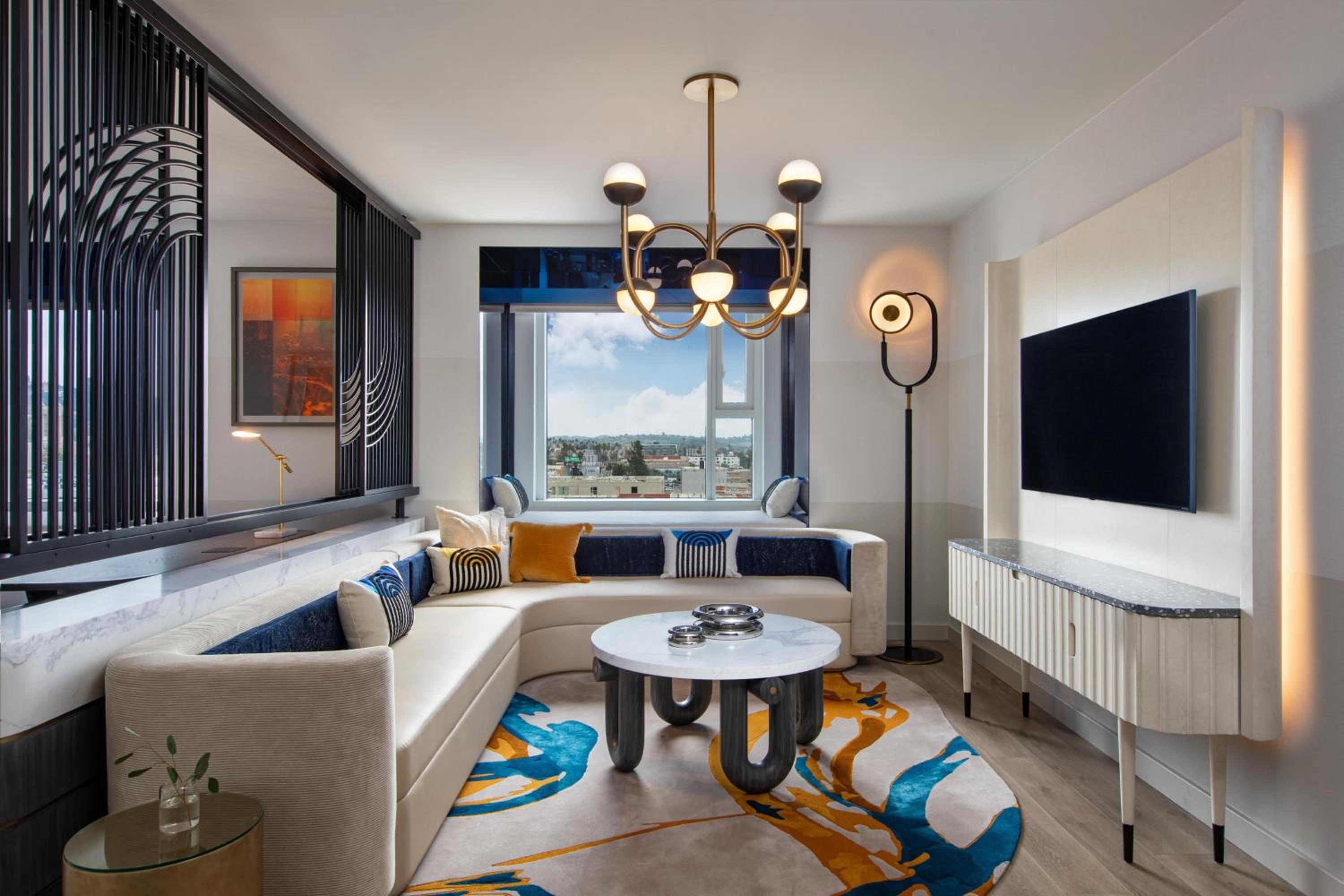 Luxe Level W Suite, Suite, 1 King