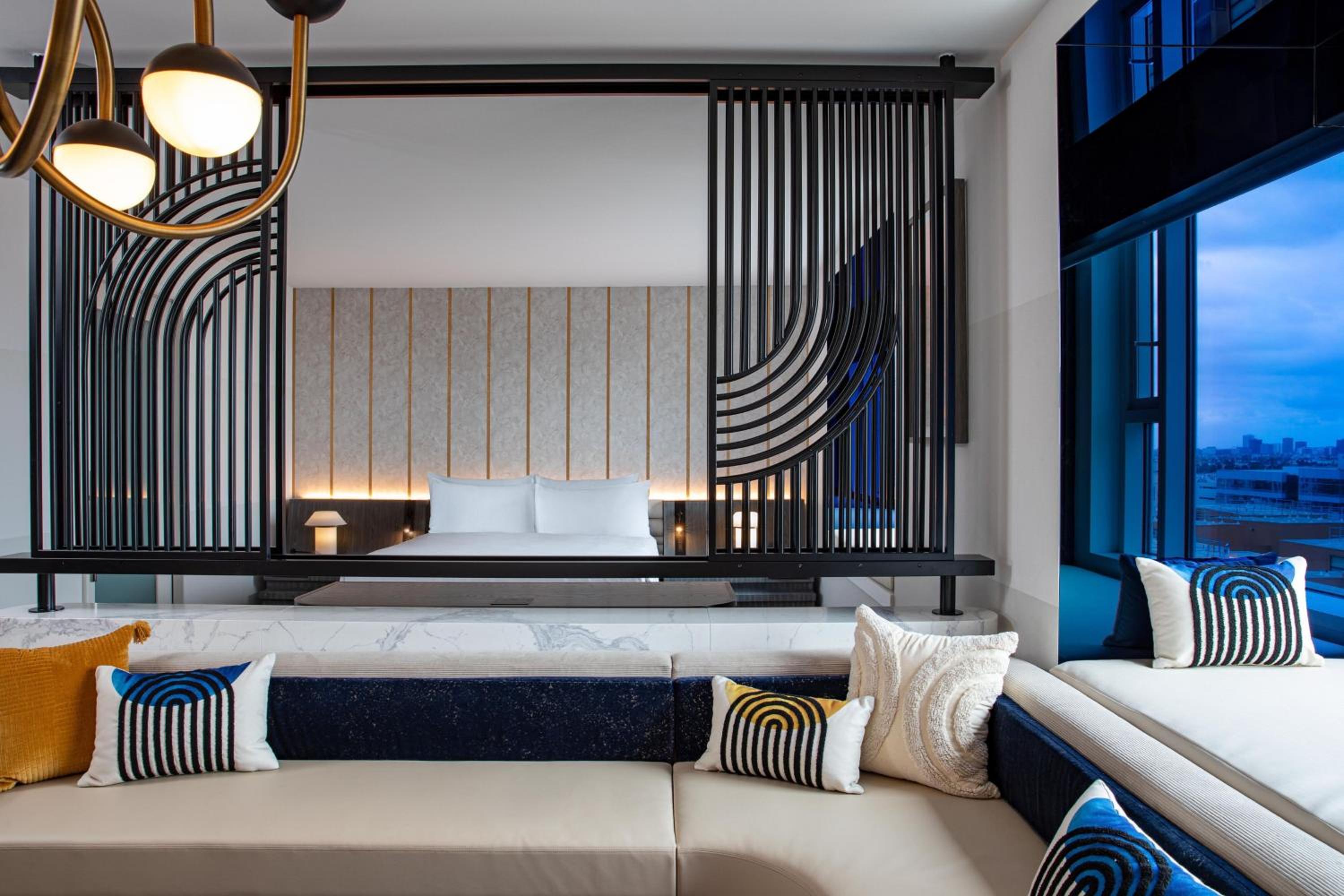 Luxe Level W Suite, Suite, 1 King