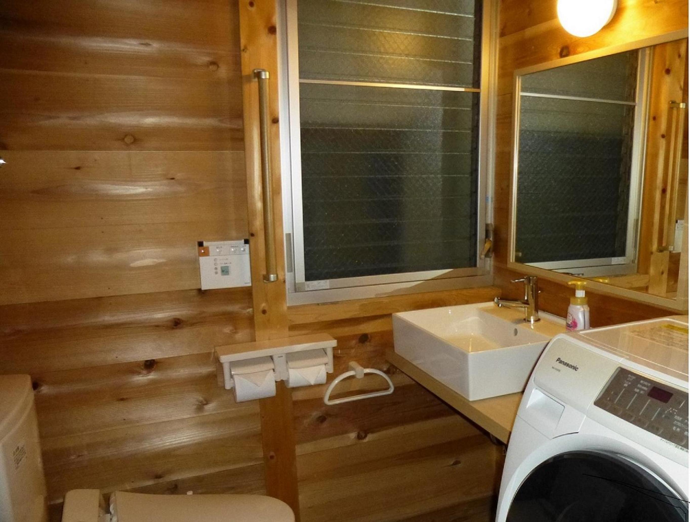 Japanese-Style Townhouse - Photo 7