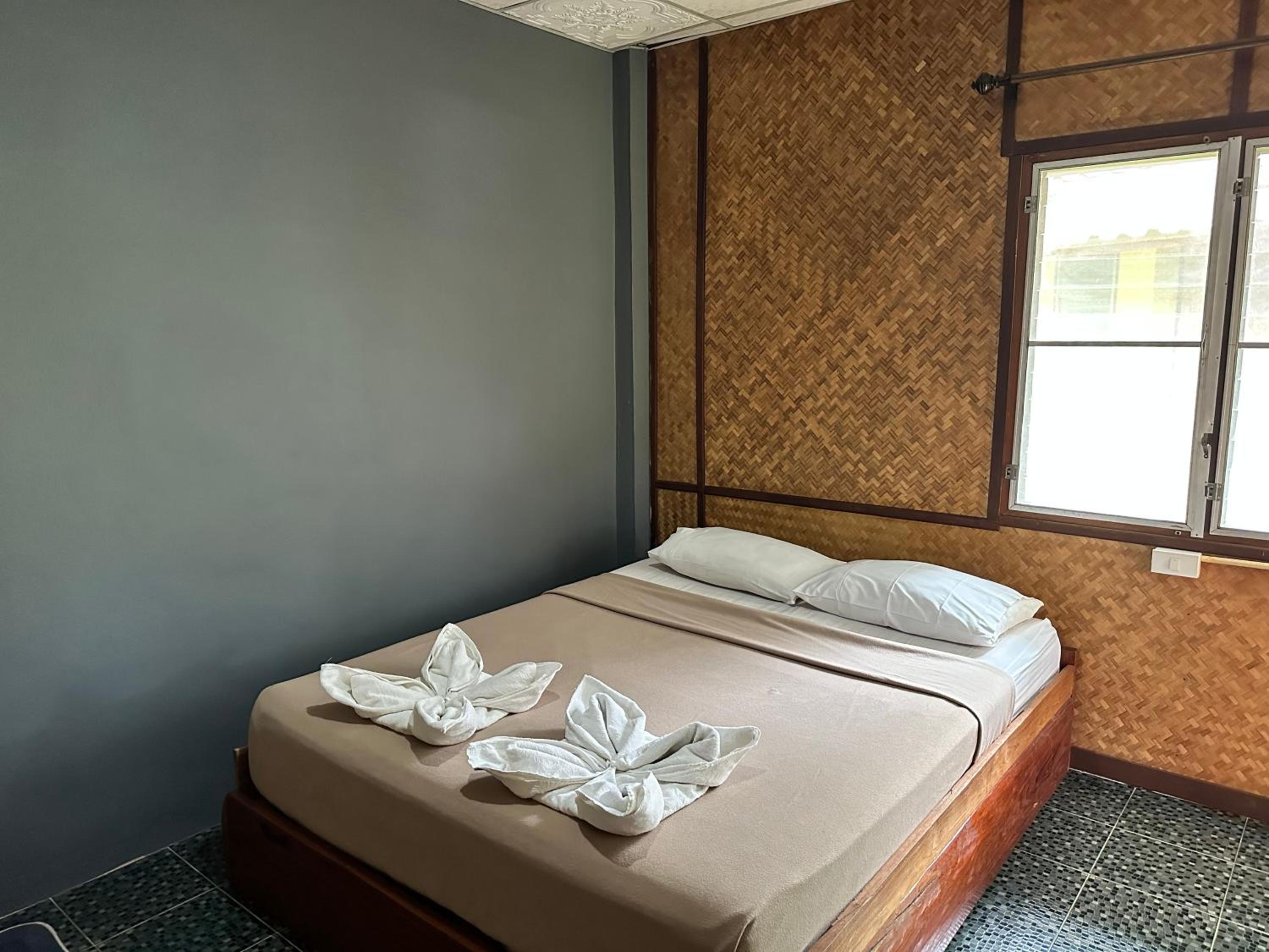 Standard Double Room - Photo 7