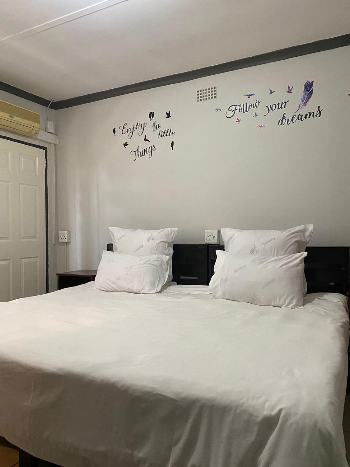 Deluxe Family Room - Photo 1