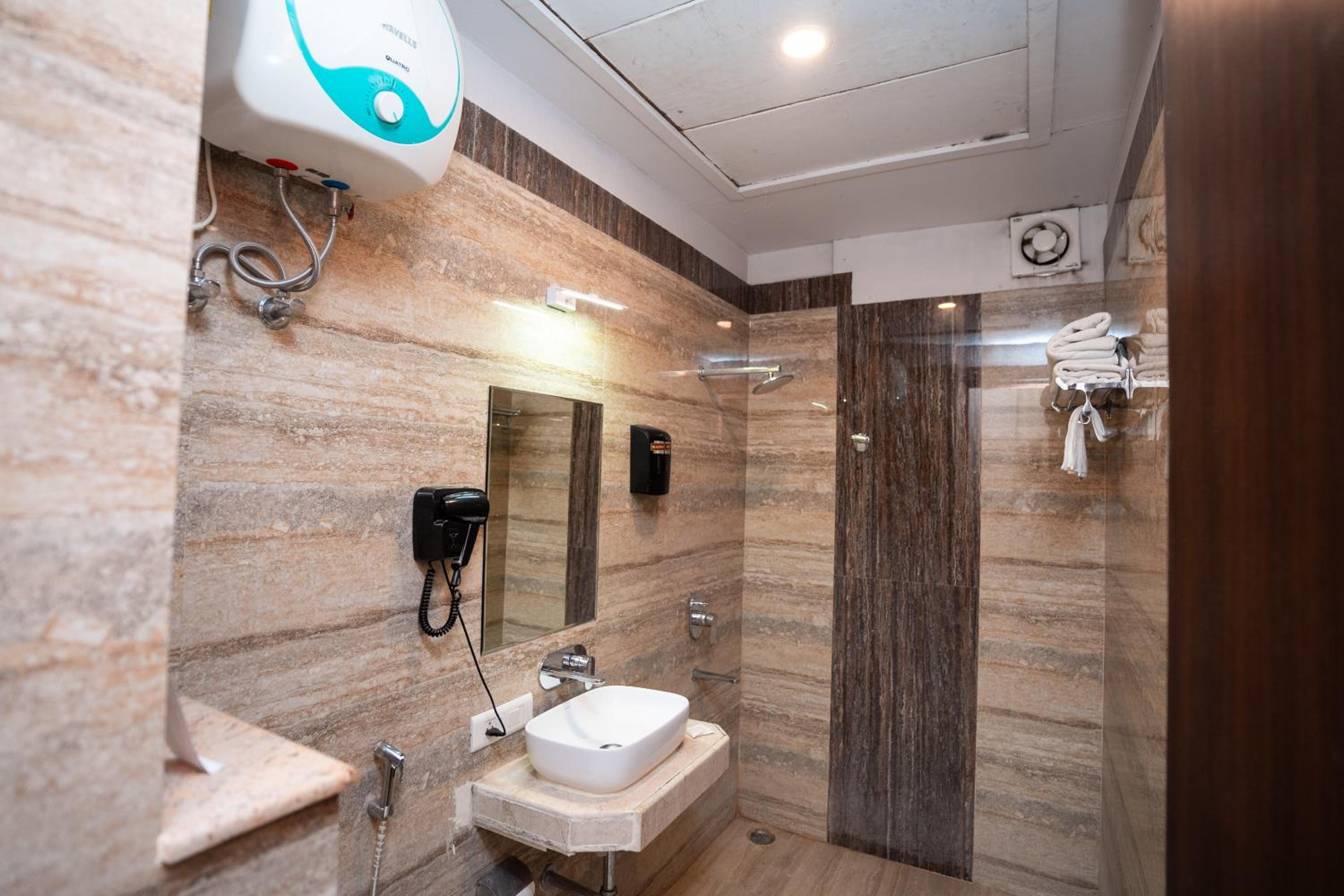 Deluxe Twin Room - Photo 6
