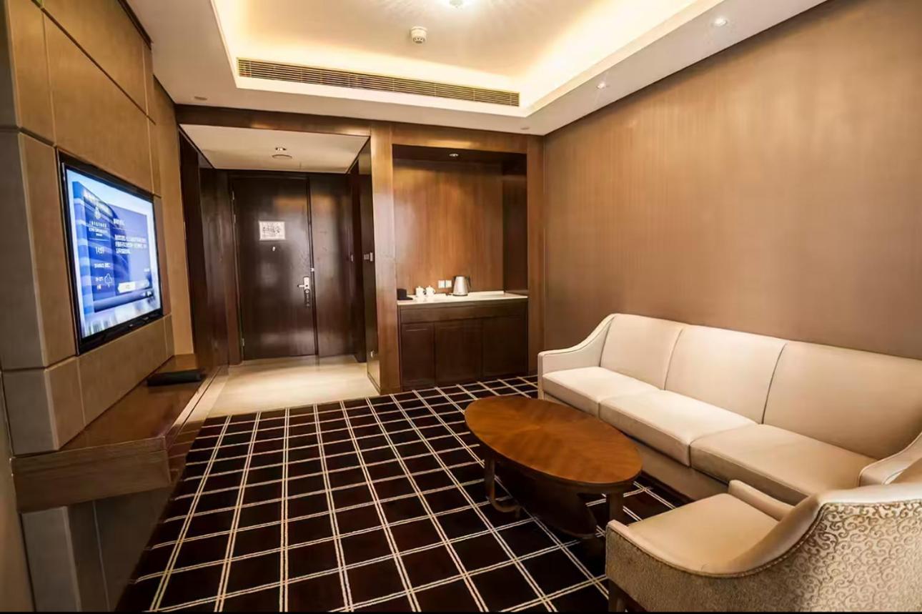 Royal Suite photo 2