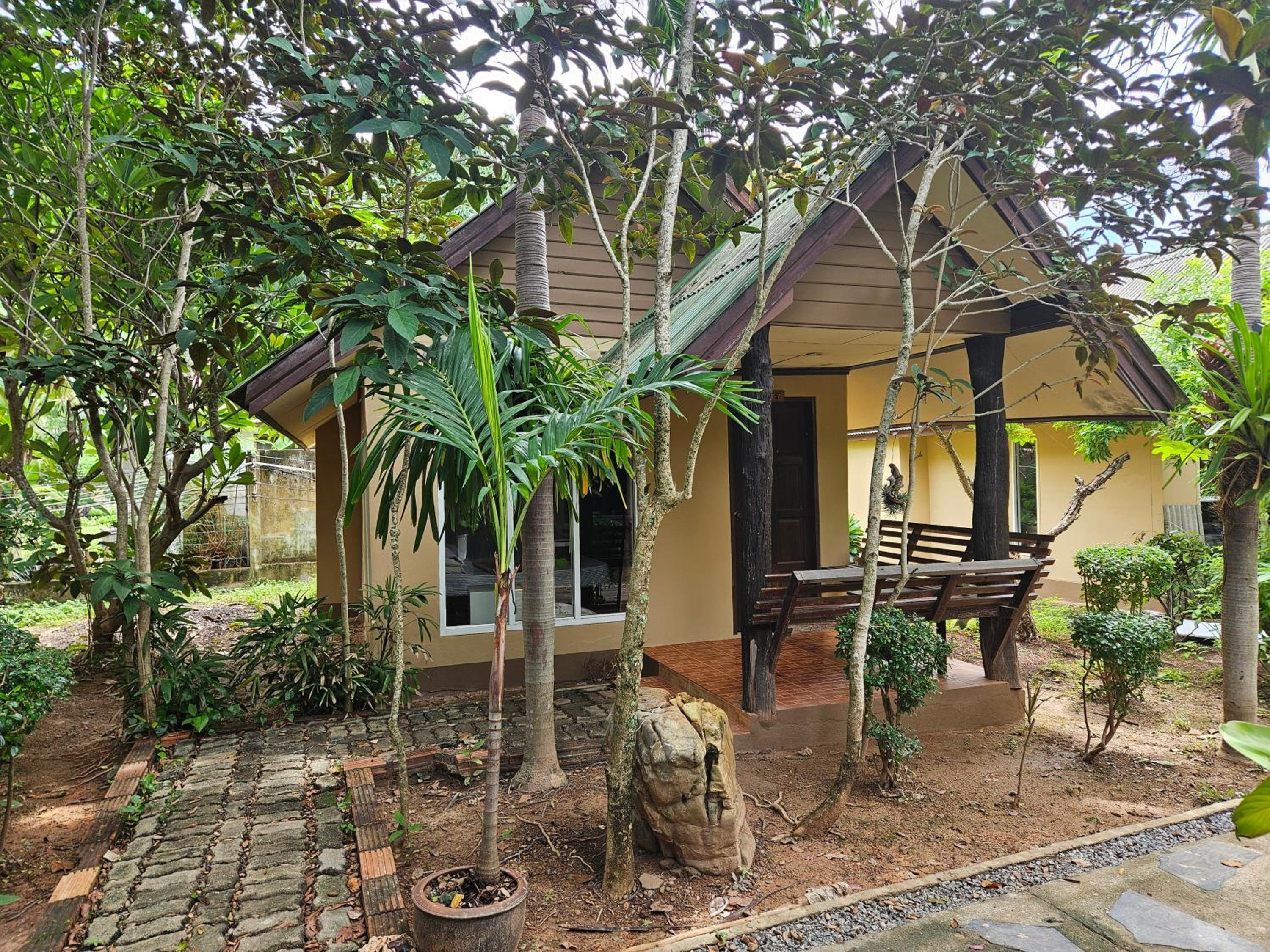 Deluxe Double or Twin Room with Garden View
