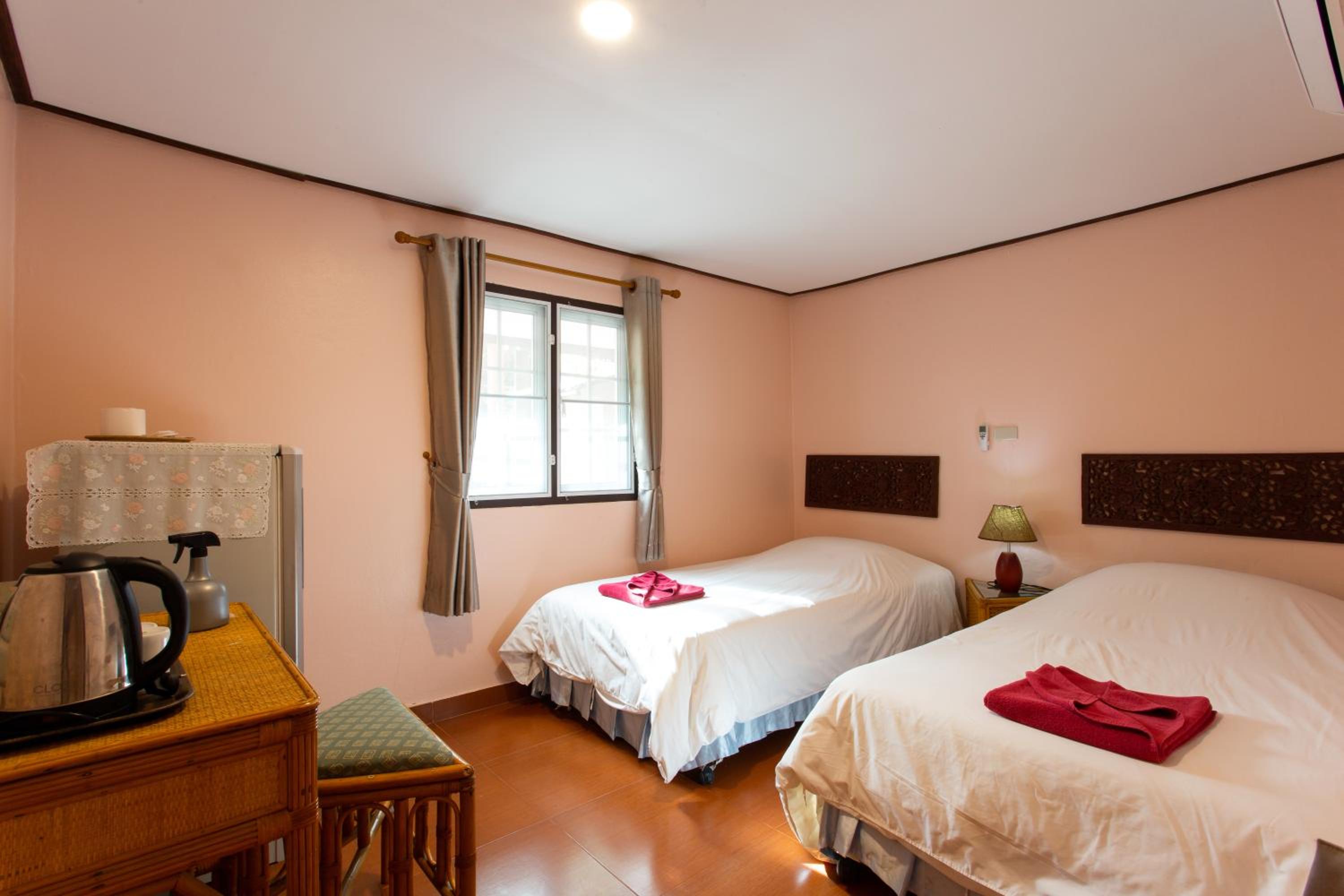 Economy Quadruple Room with Shared Bathroom photo 3